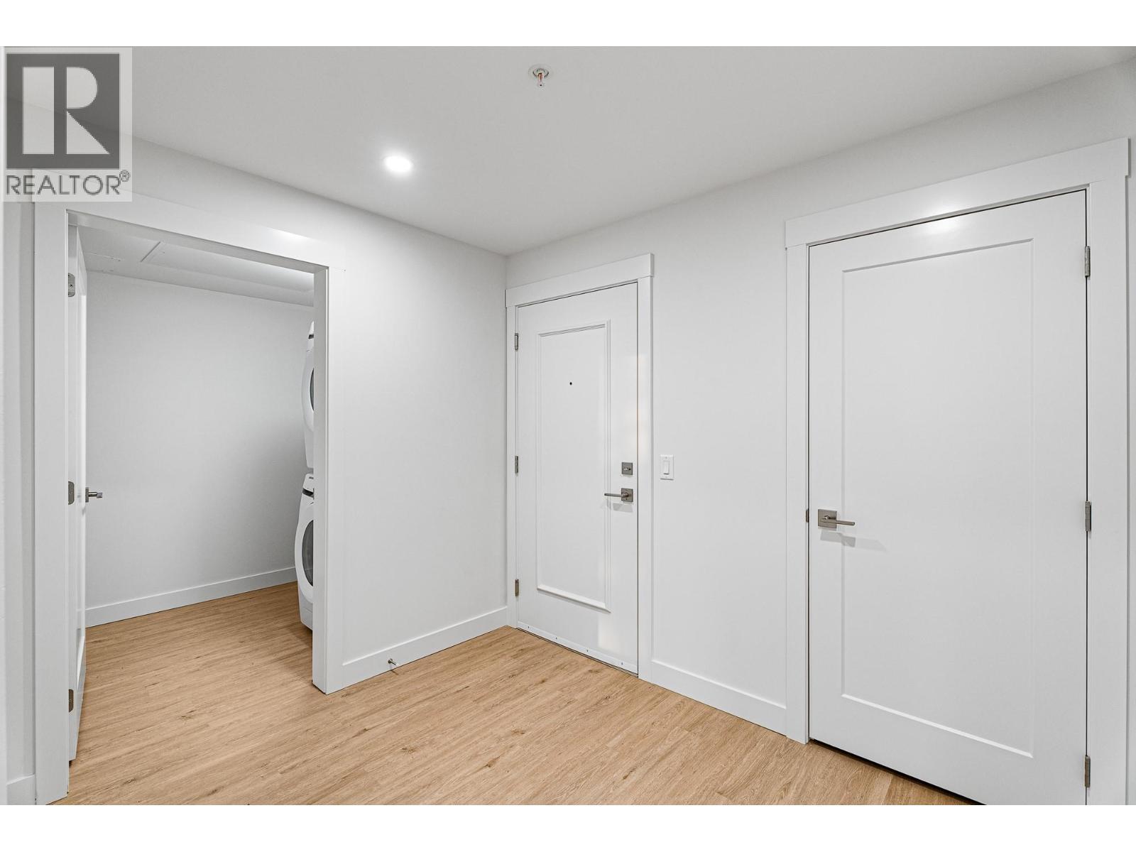 1844 Qu'Appelle Boulevard Unit# 103, Kamloops, BC - Indoor Photo Showing Other Room