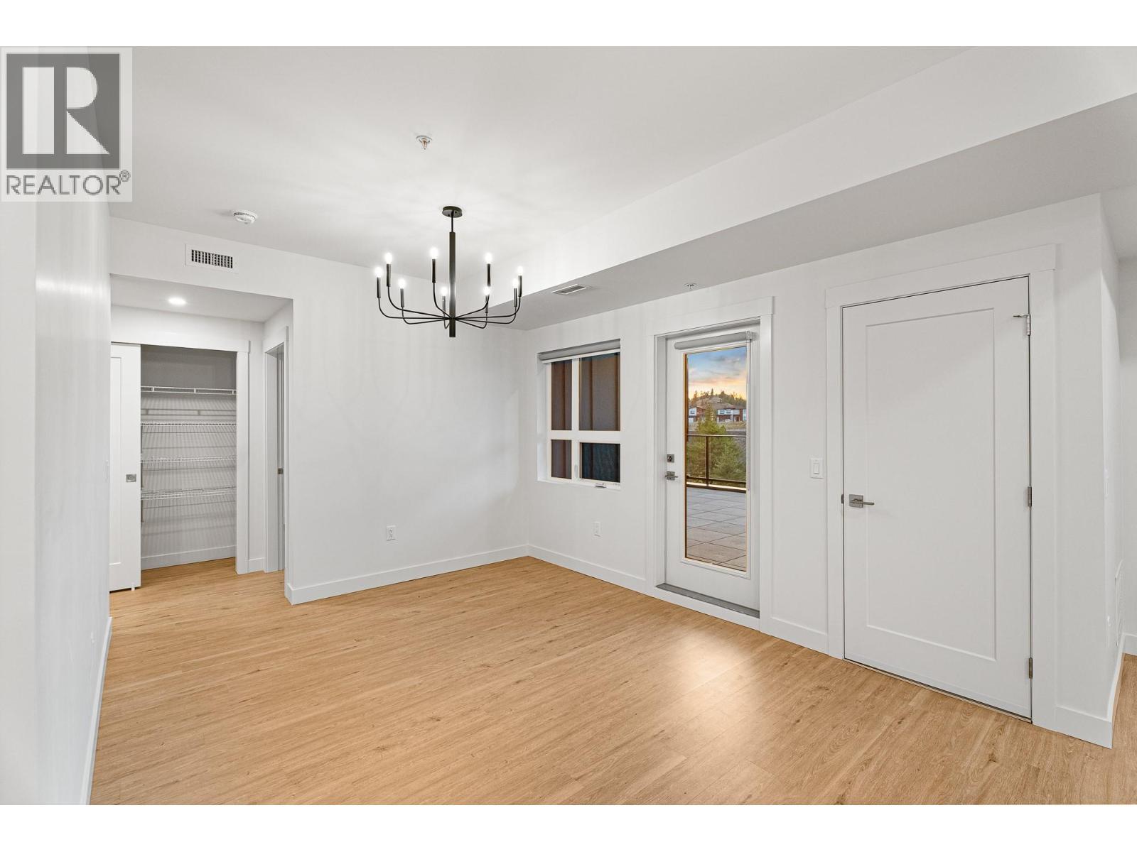 1844 Qu'Appelle Boulevard Unit# 103, Kamloops, BC - Indoor Photo Showing Other Room