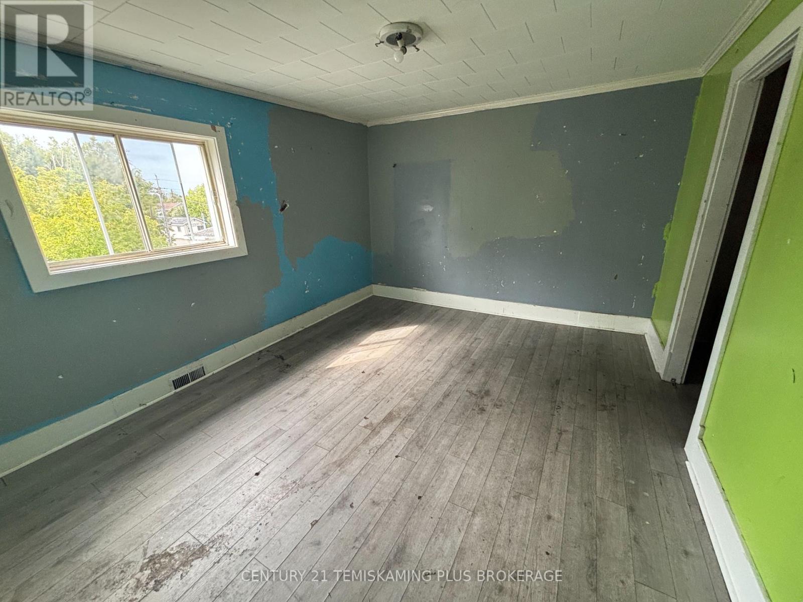 70 Nickle Street, Cobalt, ON - Indoor Photo Showing Other Room