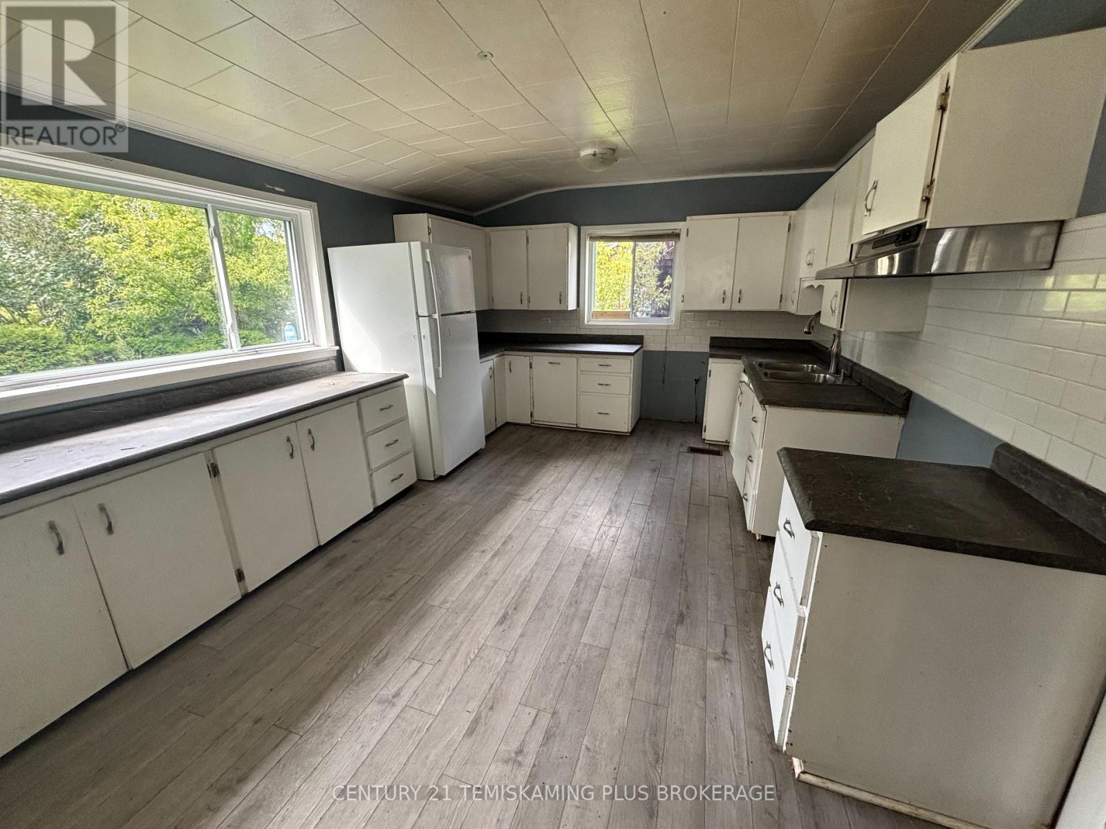 70 Nickle Street, Cobalt, ON - Indoor Photo Showing Kitchen