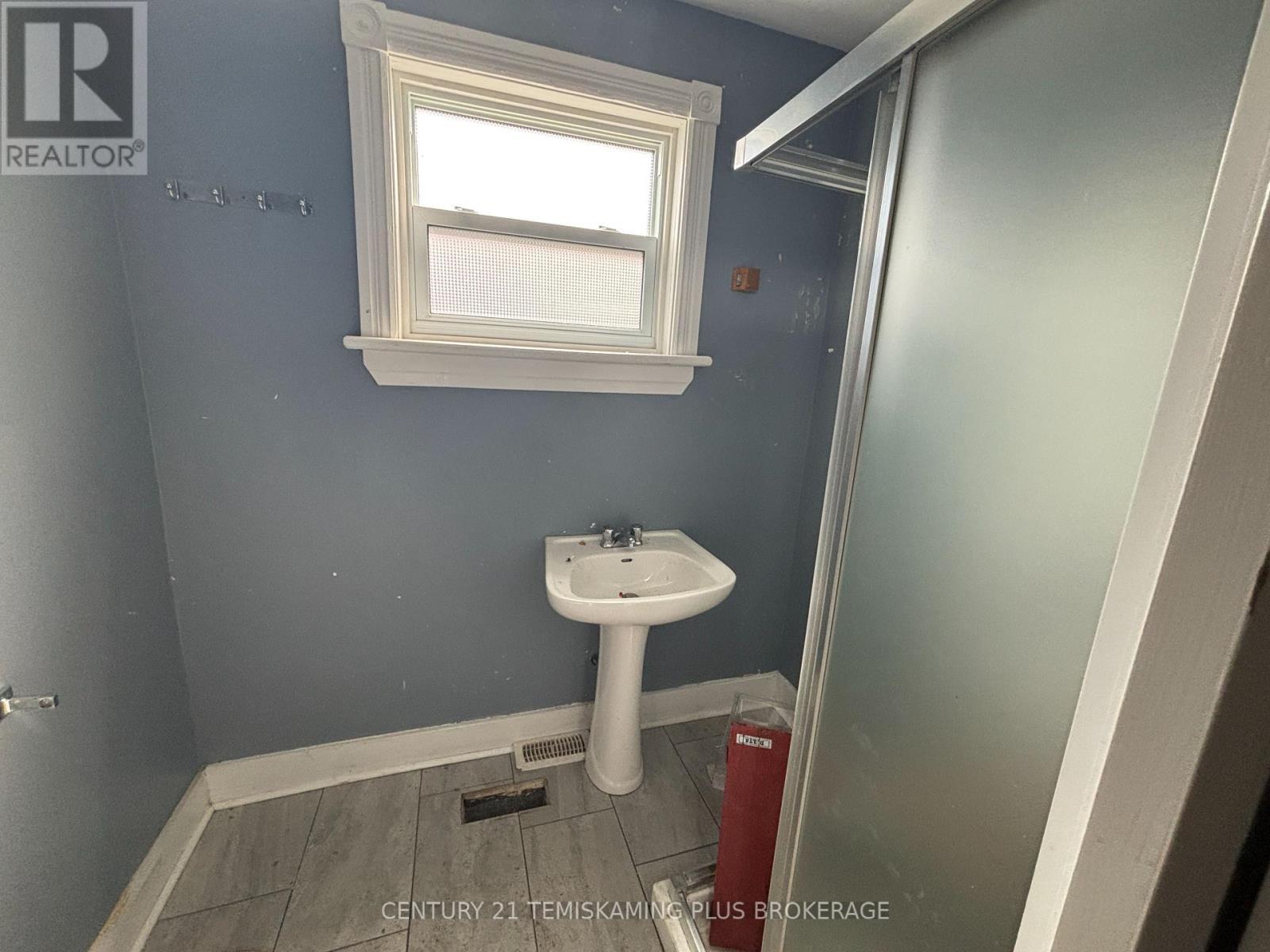 70 Nickle Street, Cobalt, ON - Indoor