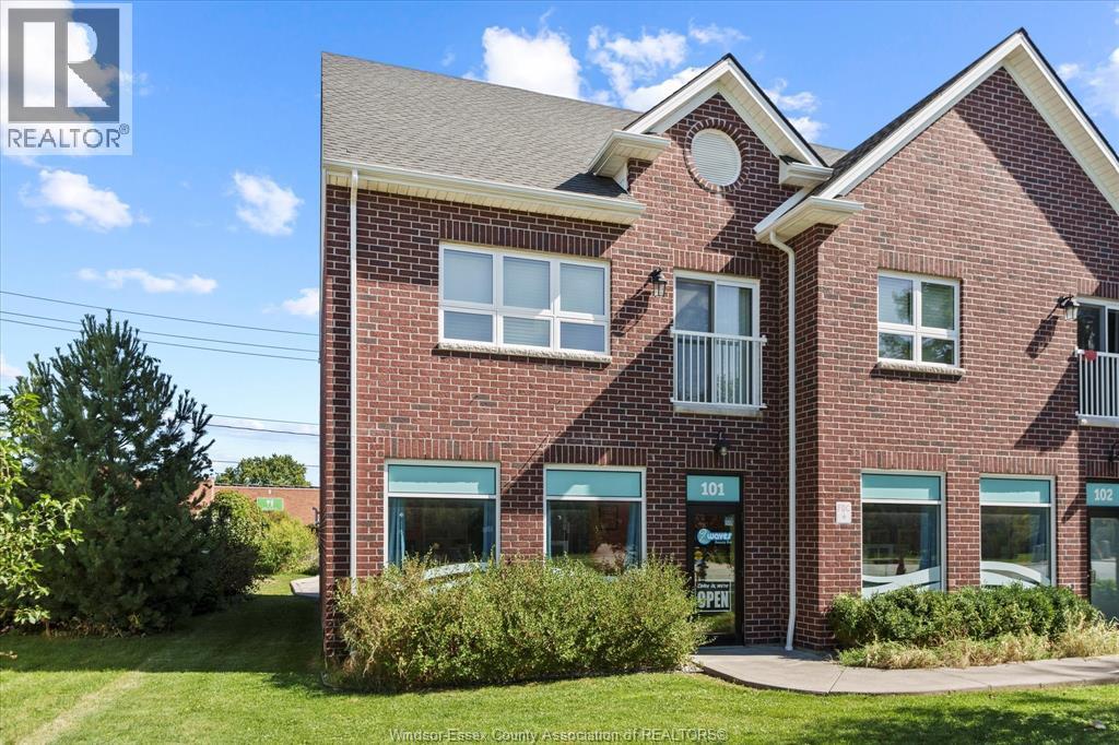 111 Sandwich Street South Unit# 201, Amherstburg, ON - Outdoor With Facade
