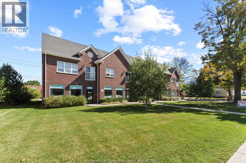 111 Sandwich Street South Unit# 201, Amherstburg, ON - Outdoor