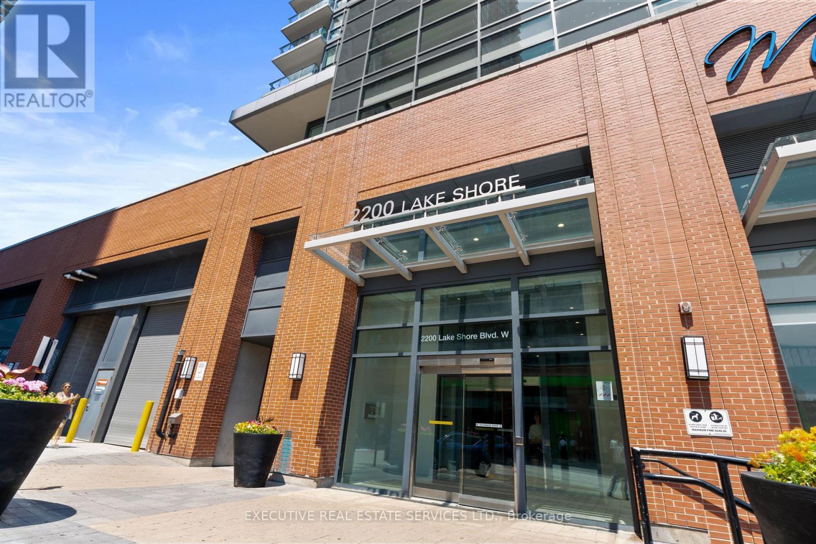 Lph07 - 2200 Lakeshore Boulevard W, Toronto, ON - Outdoor With Balcony