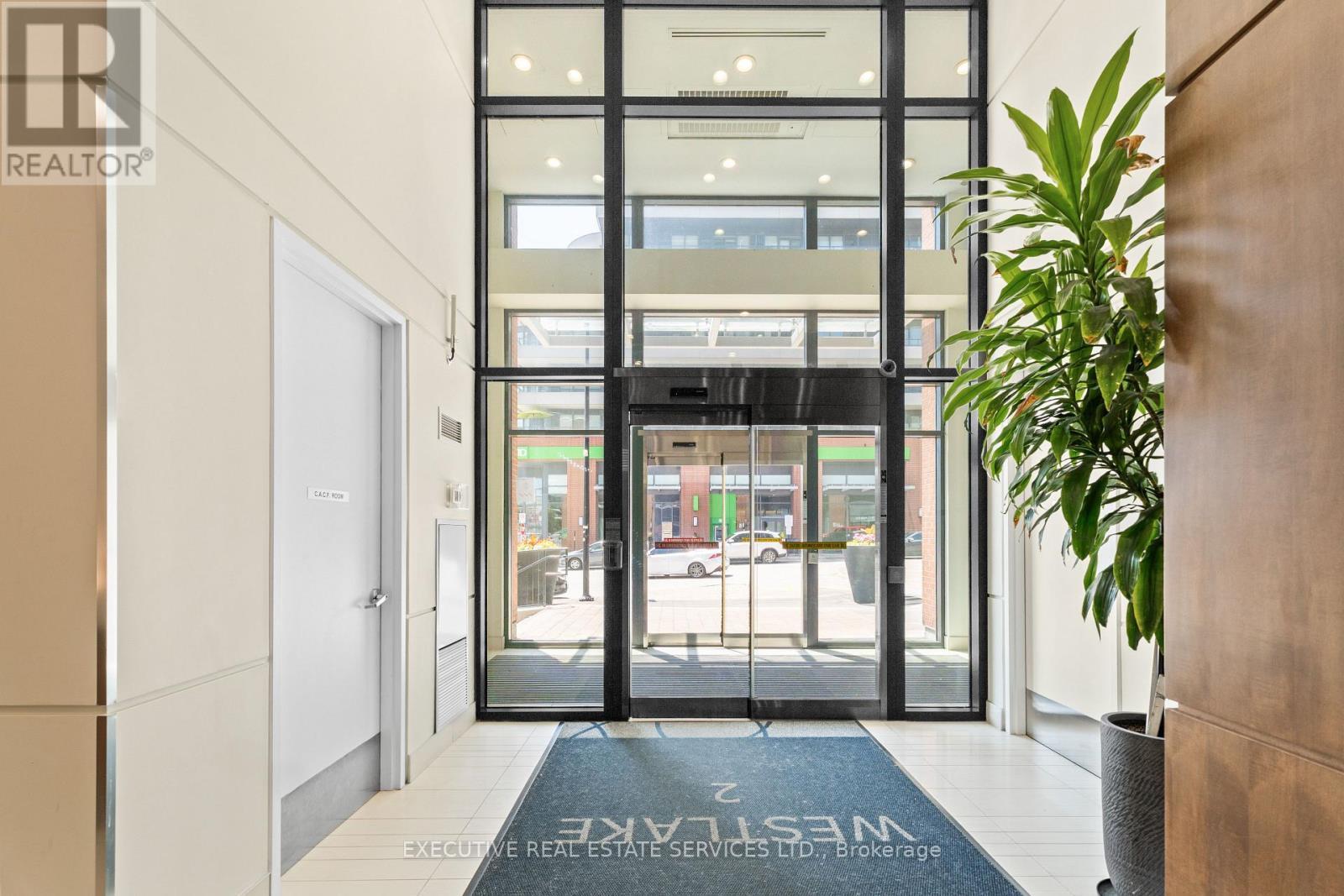 Lph07 - 2200 Lakeshore Boulevard W, Toronto, ON - Indoor Photo Showing Other Room