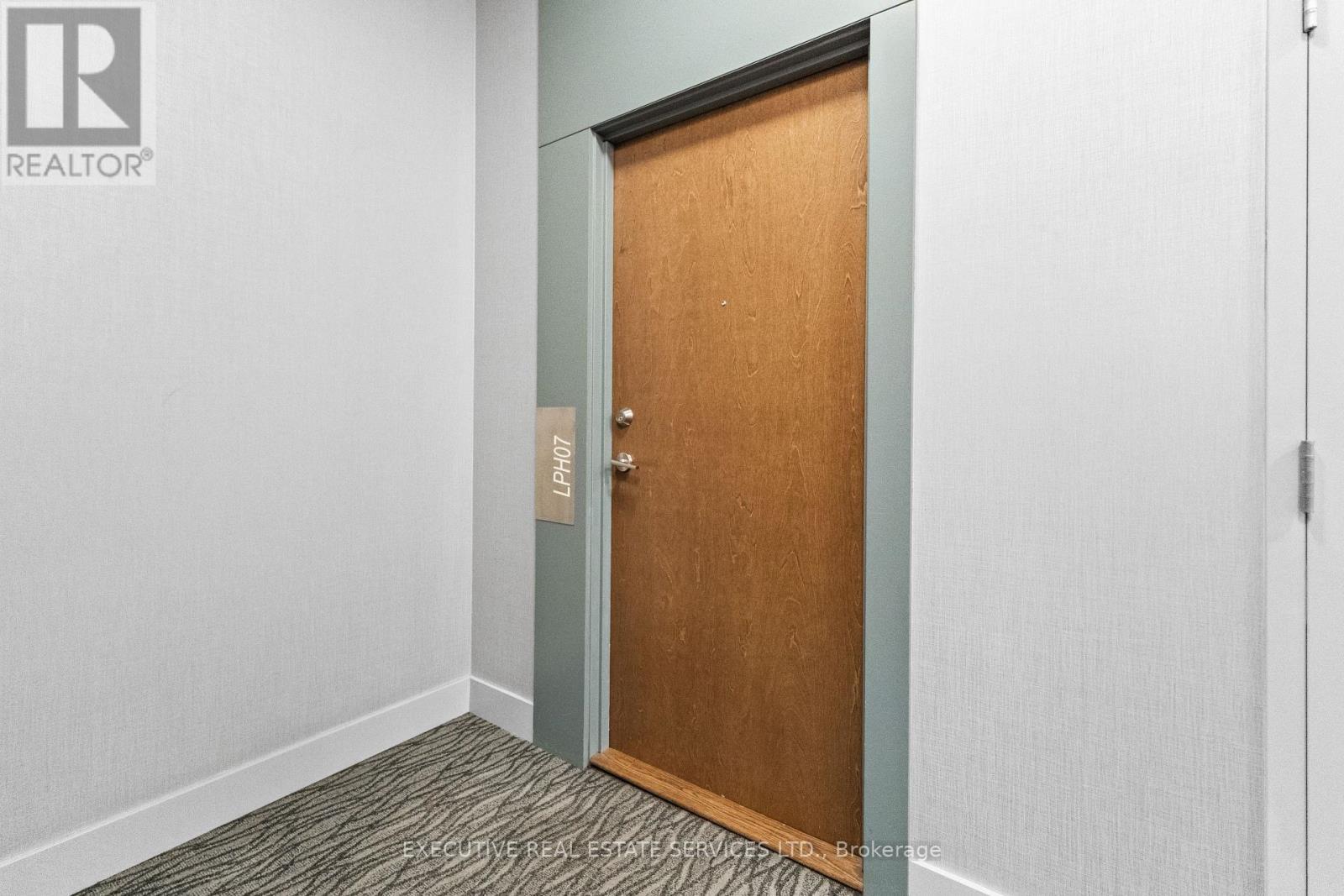 Lph07 - 2200 Lakeshore Boulevard W, Toronto, ON - Indoor Photo Showing Other Room