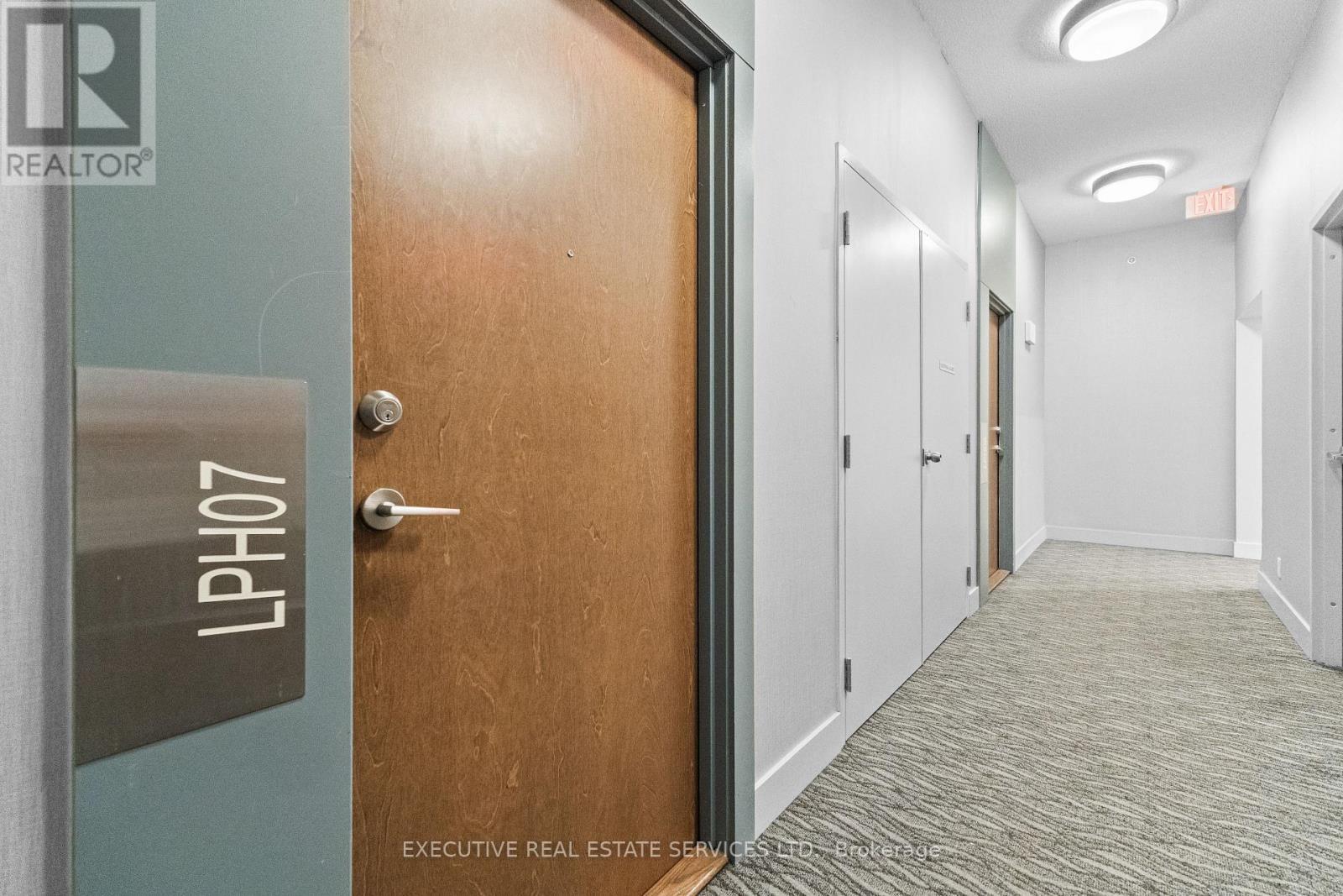 Lph07 - 2200 Lakeshore Boulevard W, Toronto, ON - Indoor Photo Showing Other Room