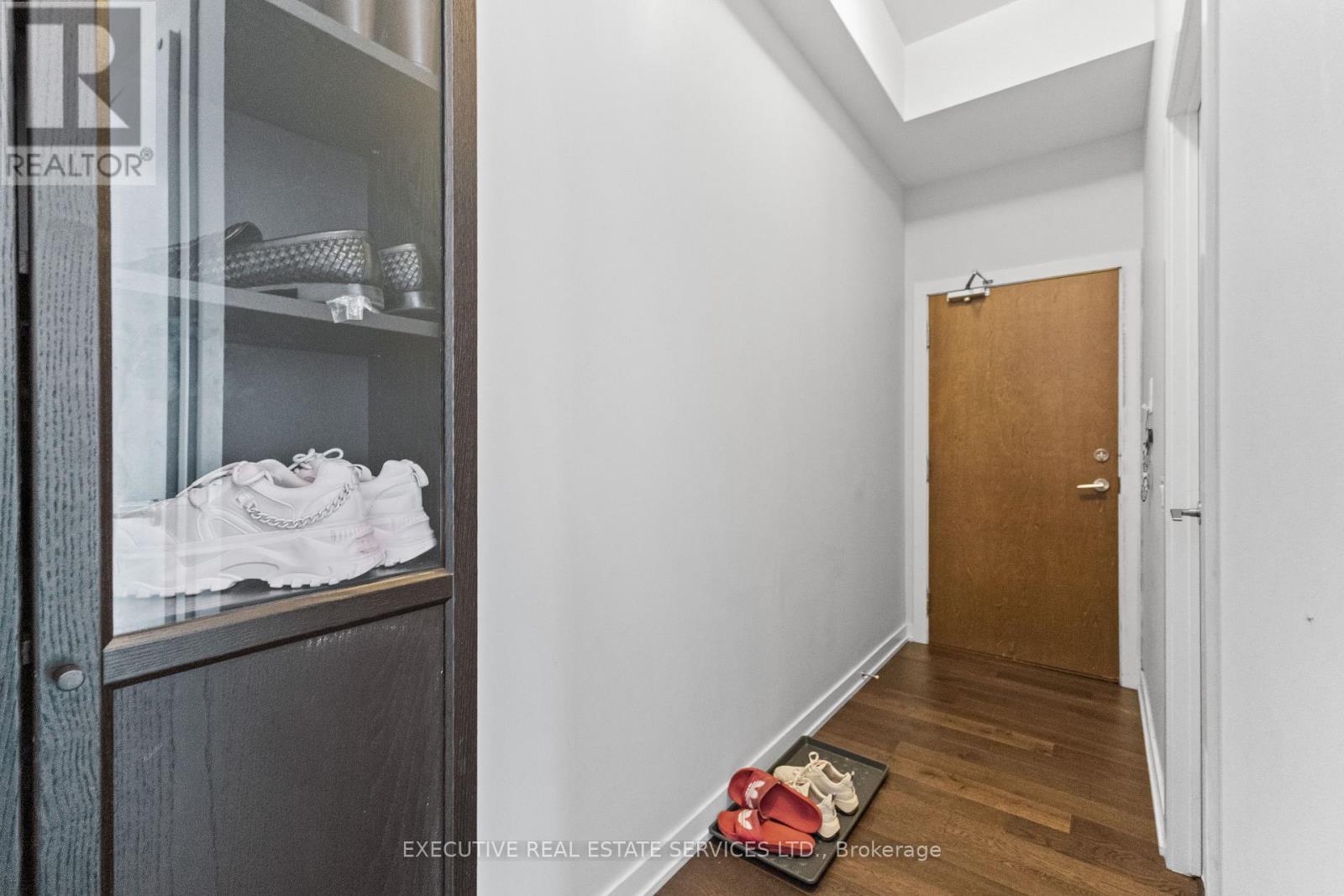 Lph07 - 2200 Lakeshore Boulevard W, Toronto, ON - Indoor Photo Showing Other Room