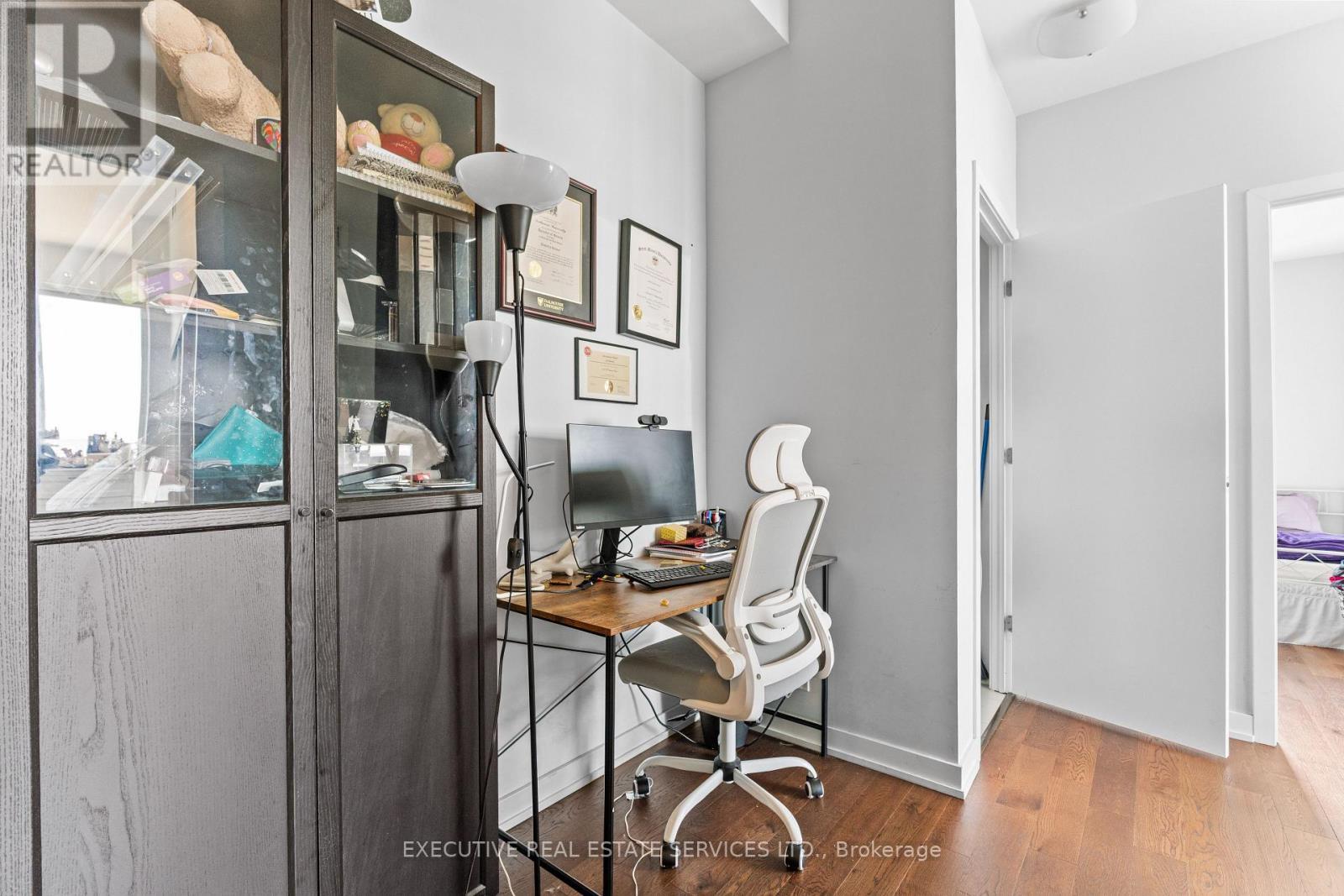 Lph07 - 2200 Lakeshore Boulevard W, Toronto, ON - Indoor Photo Showing Office