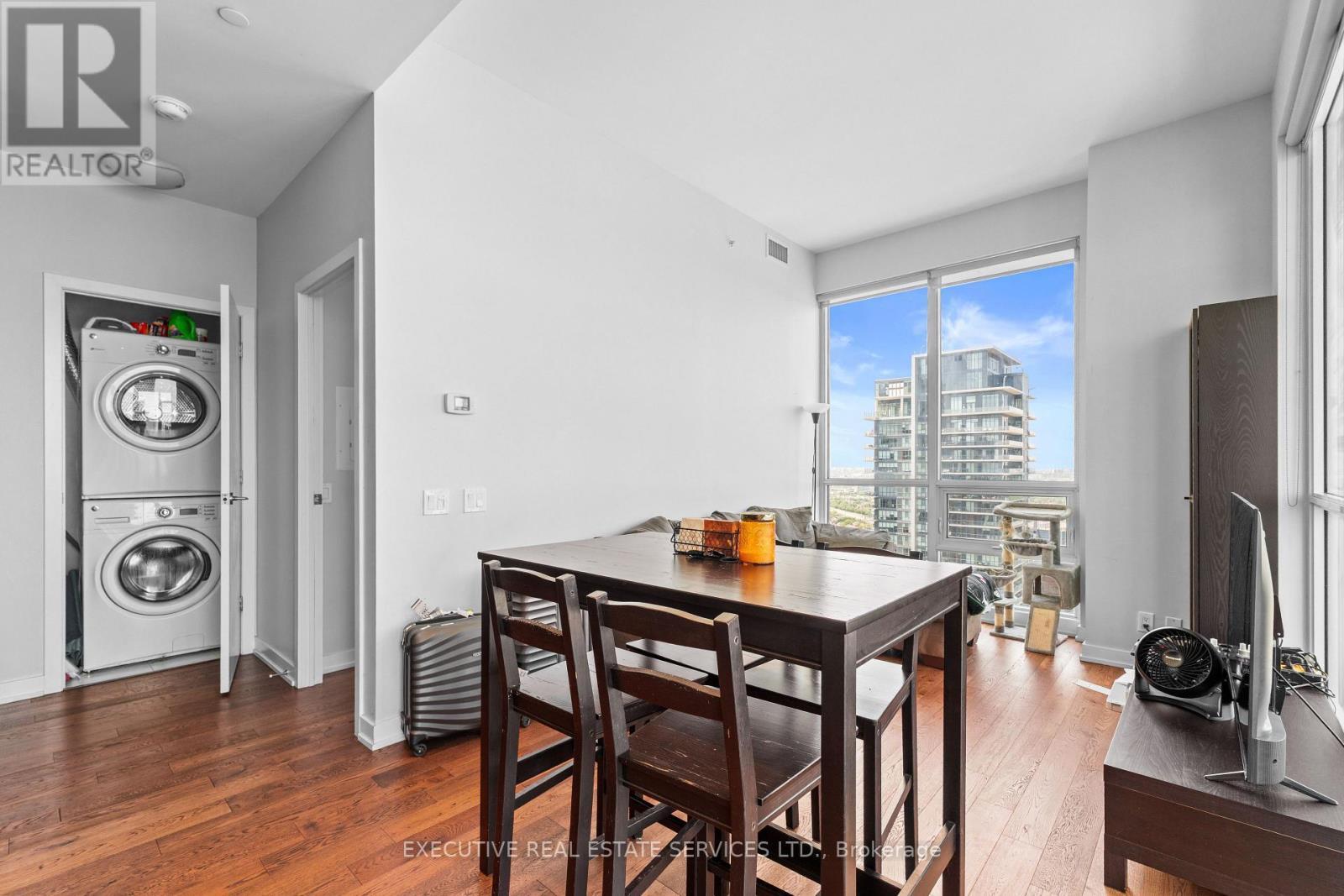 Lph07 - 2200 Lakeshore Boulevard W, Toronto, ON - Indoor