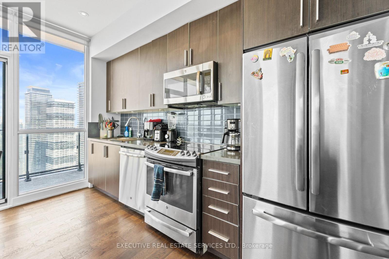 Lph07 - 2200 Lakeshore Boulevard W, Toronto, ON - Indoor Photo Showing Kitchen With Stainless Steel Kitchen