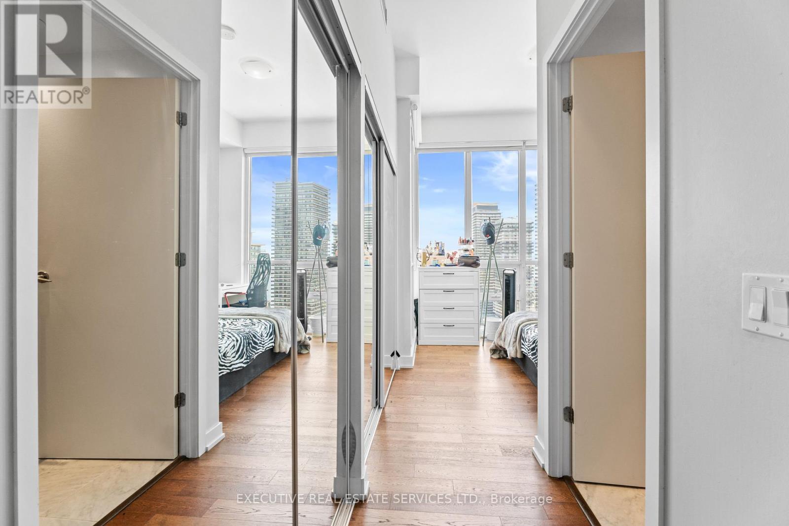 Lph07 - 2200 Lakeshore Boulevard W, Toronto, ON - Indoor Photo Showing Other Room