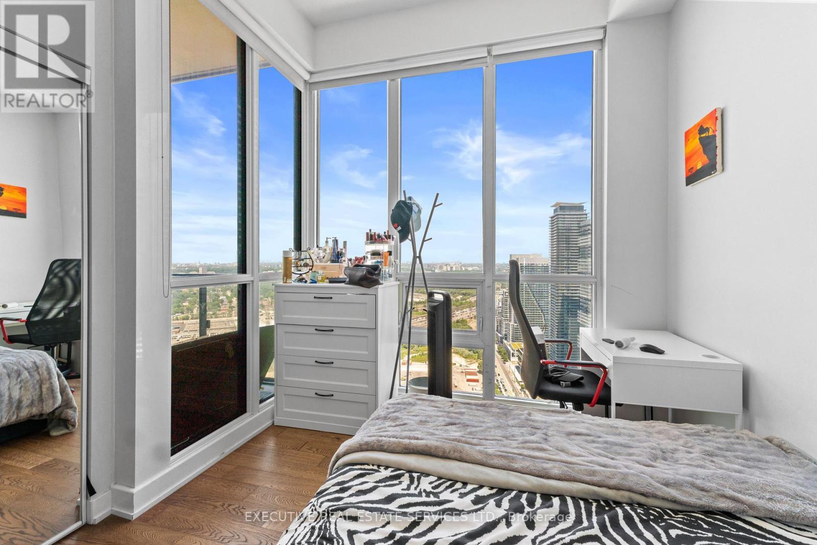 Lph07 - 2200 Lakeshore Boulevard W, Toronto, ON - Indoor Photo Showing Bedroom