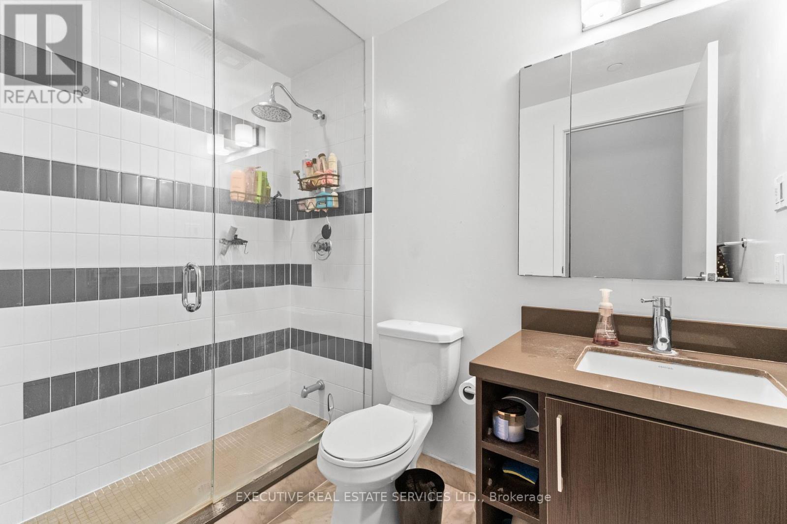 Lph07 - 2200 Lakeshore Boulevard W, Toronto, ON - Indoor Photo Showing Bathroom