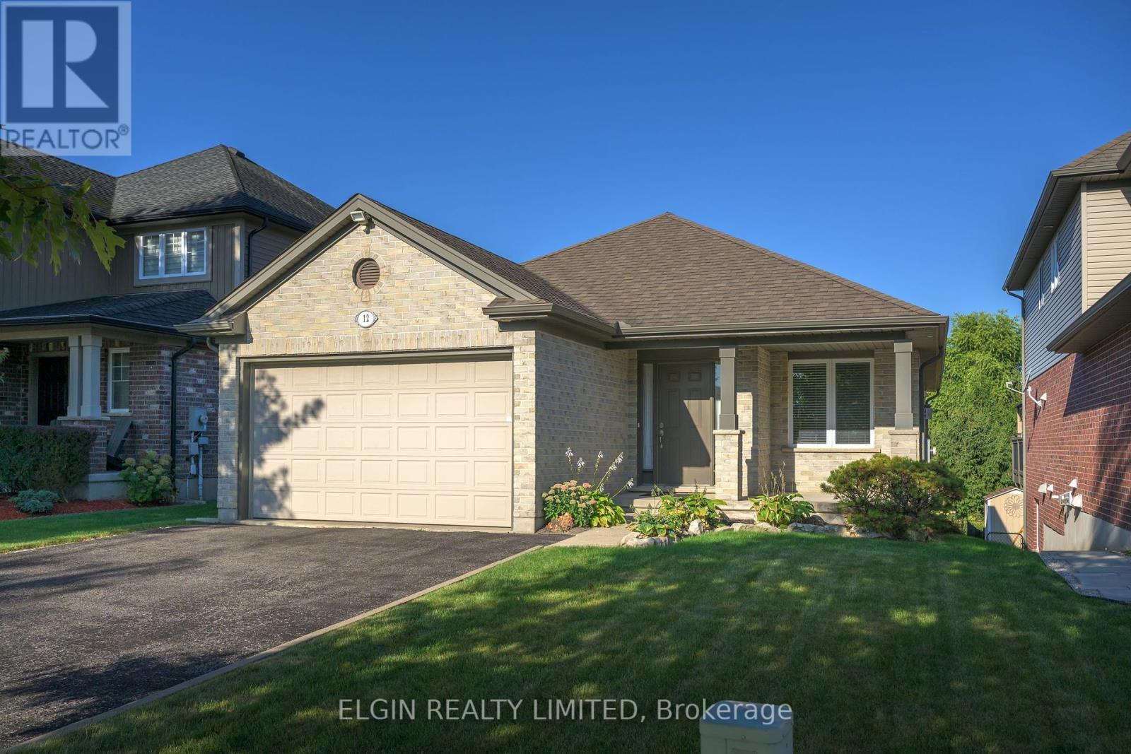 12 Peach Tree Boulevard, St. Thomas, ON - Outdoor With Facade