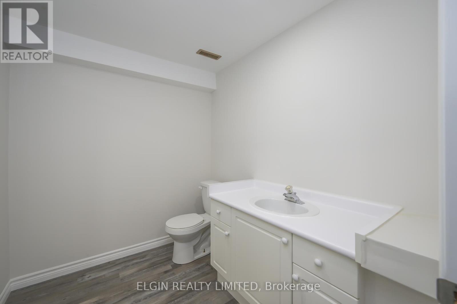 12 Peach Tree Boulevard, St. Thomas, ON - Indoor Photo Showing Bathroom