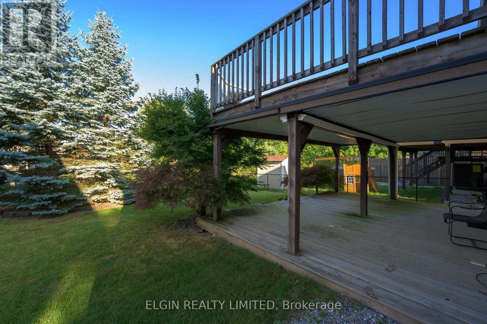 12 Peach Tree Boulevard, St. Thomas, ON - Outdoor