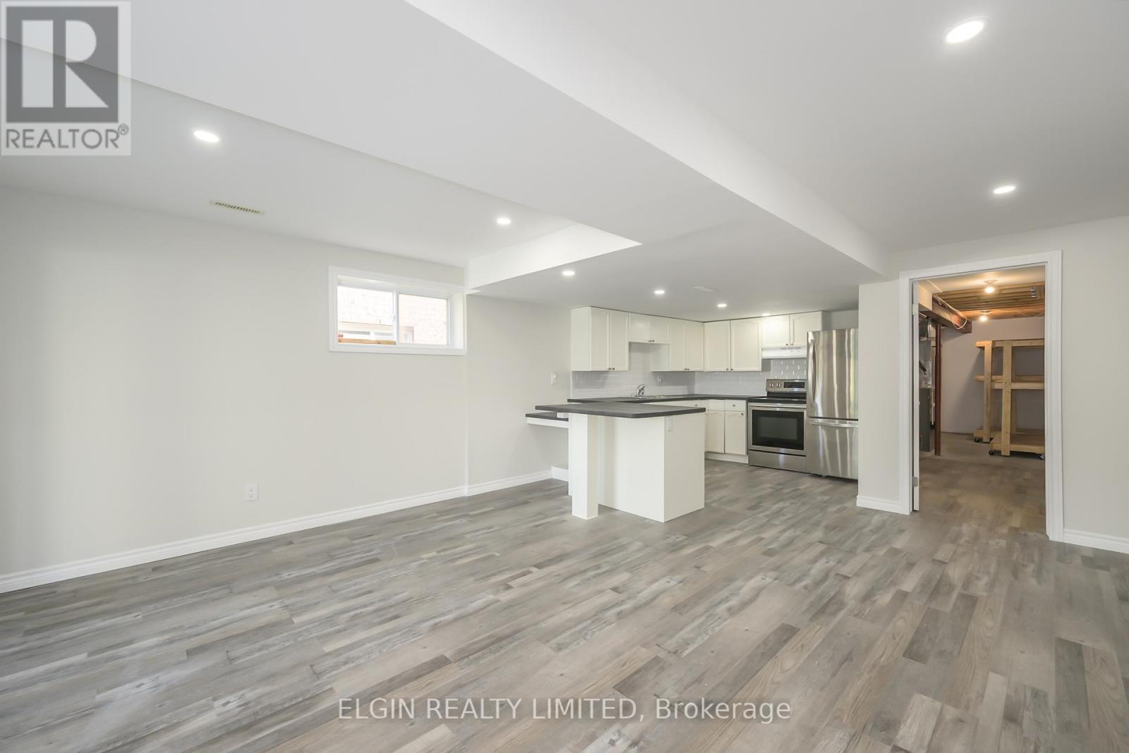 12 Peach Tree Boulevard, St. Thomas, ON - Indoor