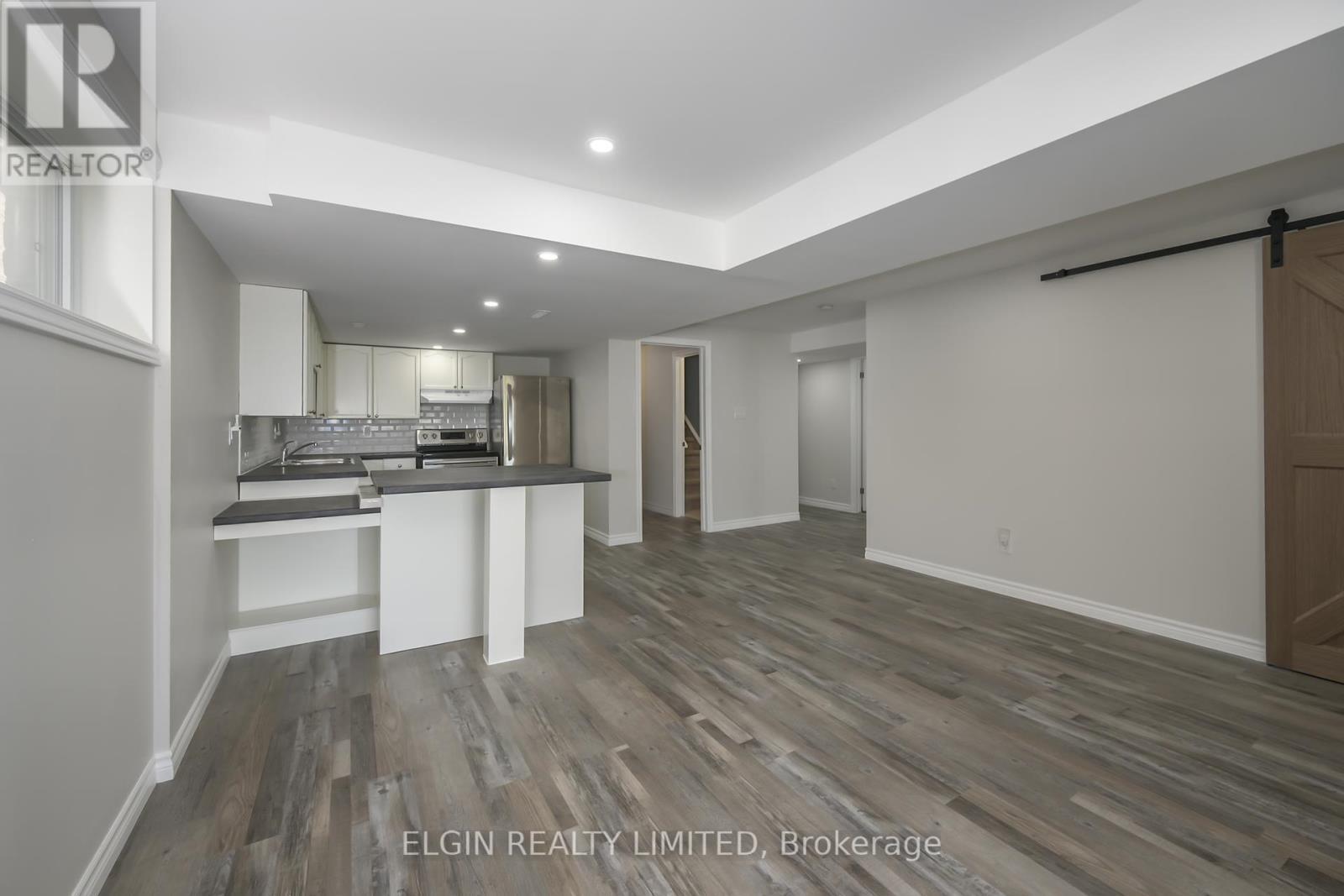 12 Peach Tree Boulevard, St. Thomas, ON - Indoor