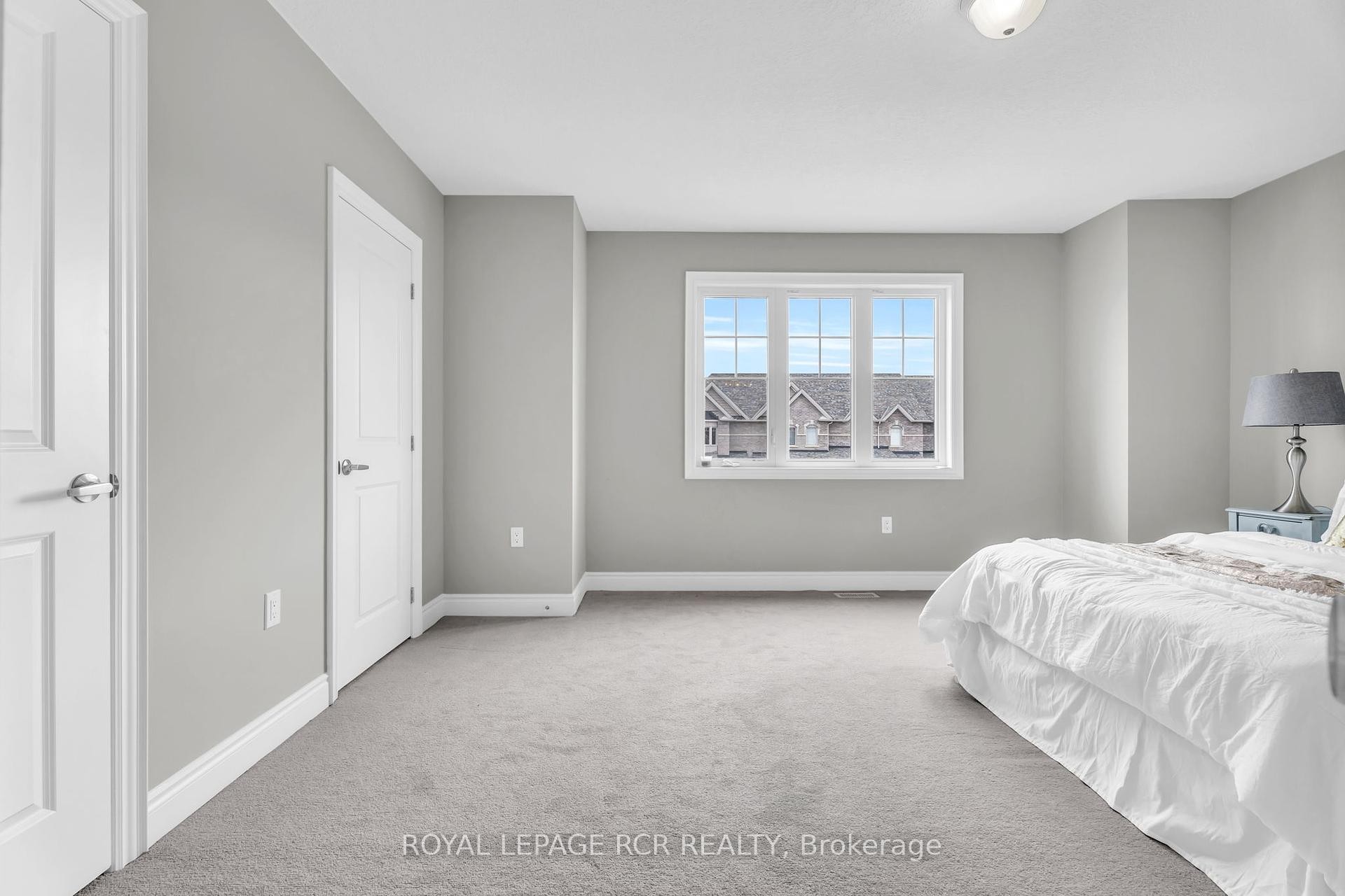 215 Walker Boulevard, New Tecumseth, ON - Indoor Photo Showing Bedroom