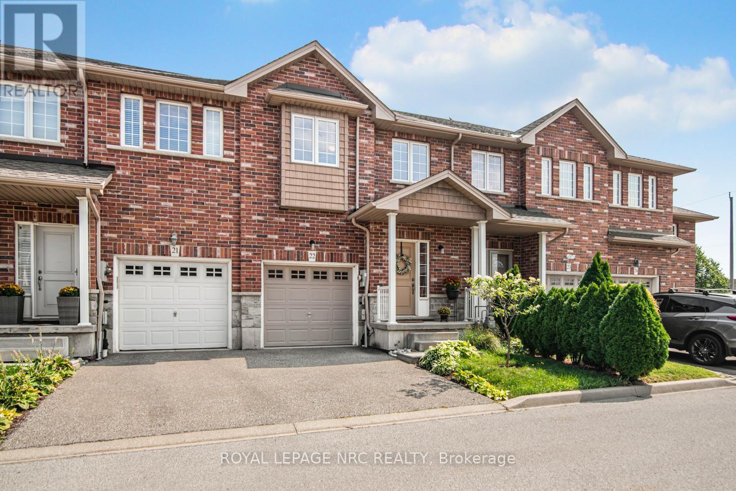 Covered Front Porch - 22 - 45 Seabreeze Crescent, Hamilton, ON - Outdoor With Facade