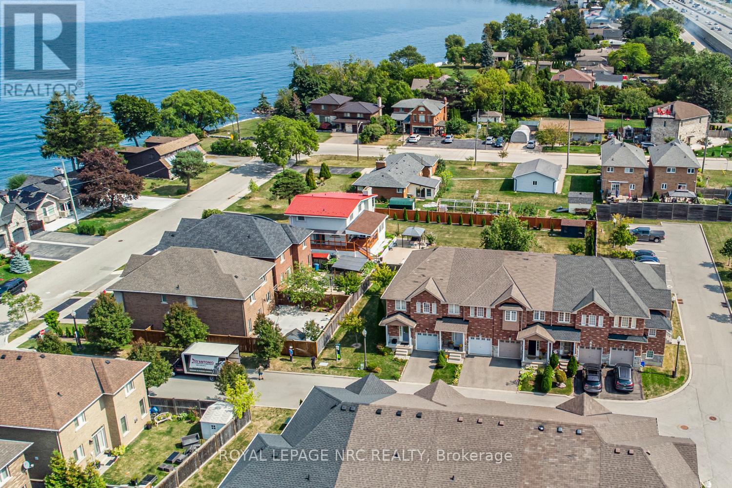 Beautiful Lake Ontario Views - 22 - 45 Seabreeze Crescent, Hamilton, ON - Outdoor With Body Of Water With View