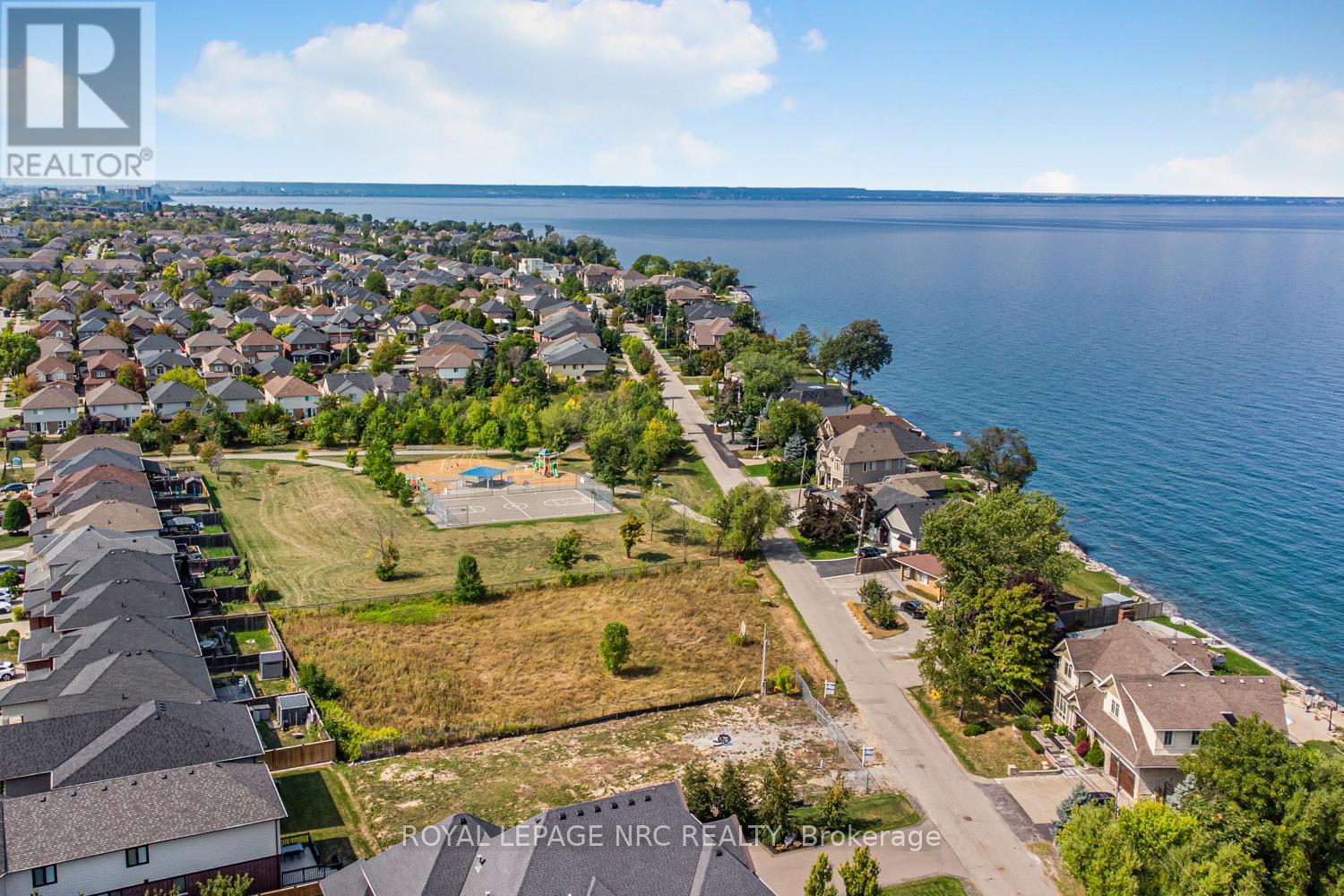 Walking distance to the park - 22 - 45 Seabreeze Crescent, Hamilton, ON - Outdoor With Body Of Water With View