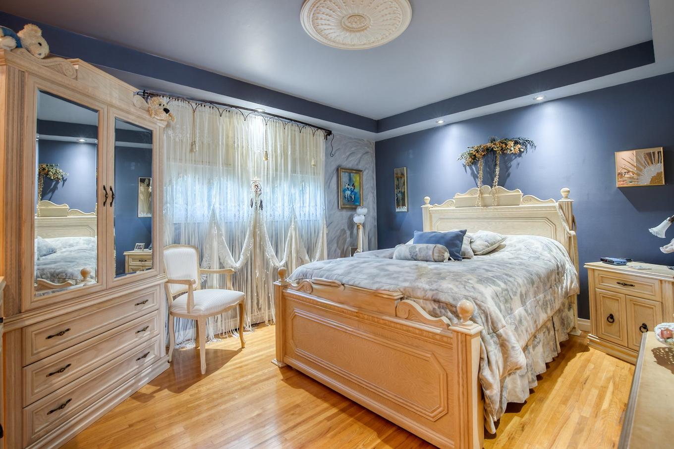 Primary bedroom - 7510 Rue Madrid, Brossard, QC - Indoor Photo Showing Bedroom