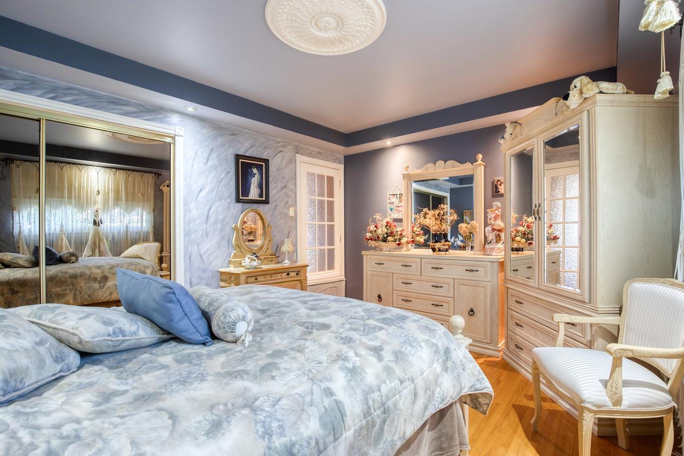 Primary bedroom - 7510 Rue Madrid, Brossard, QC - Indoor Photo Showing Bedroom