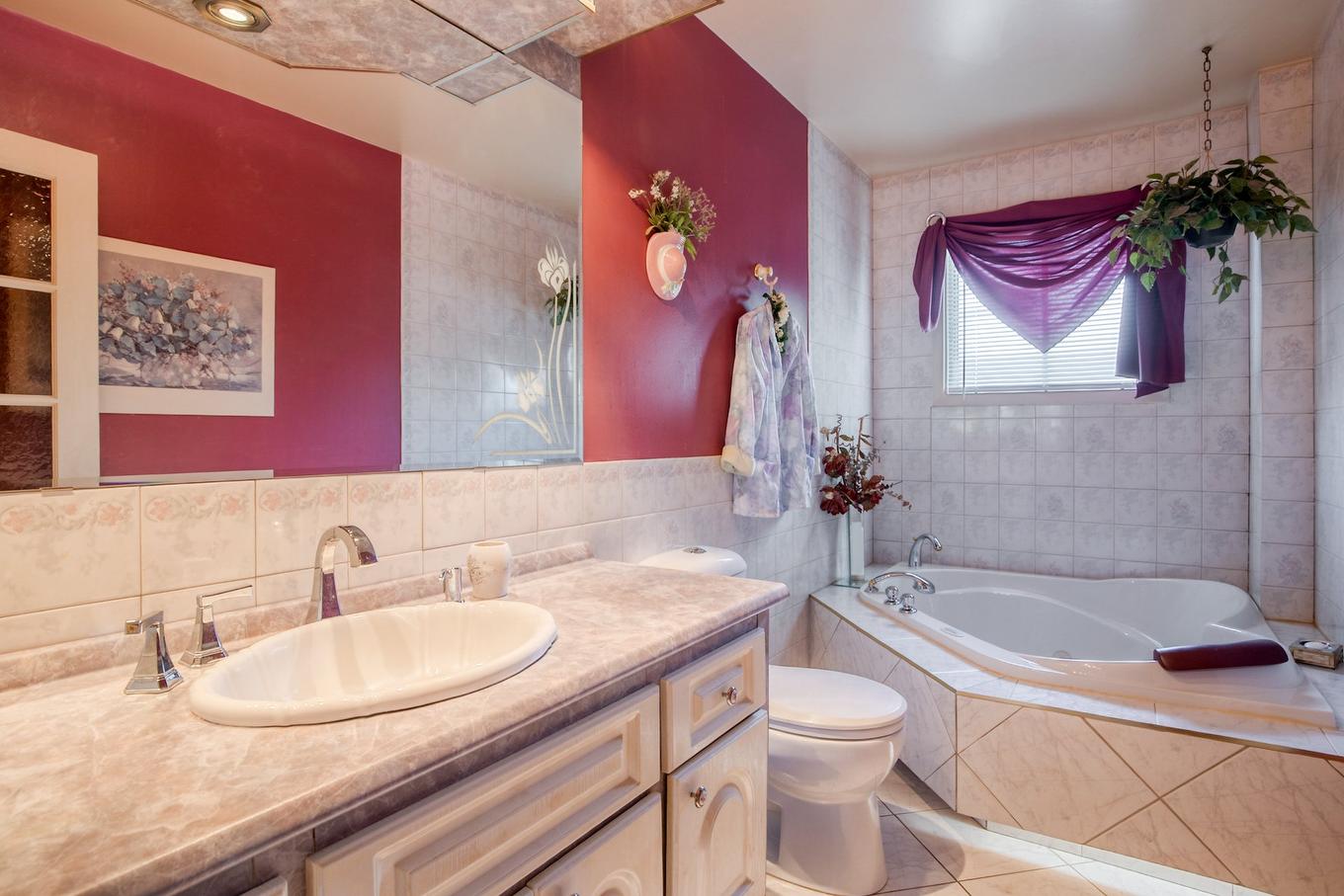 Bathroom - 7510 Rue Madrid, Brossard, QC - Indoor Photo Showing Bathroom