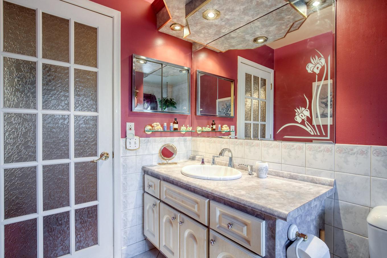 Bathroom - 7510 Rue Madrid, Brossard, QC - Indoor Photo Showing Bathroom