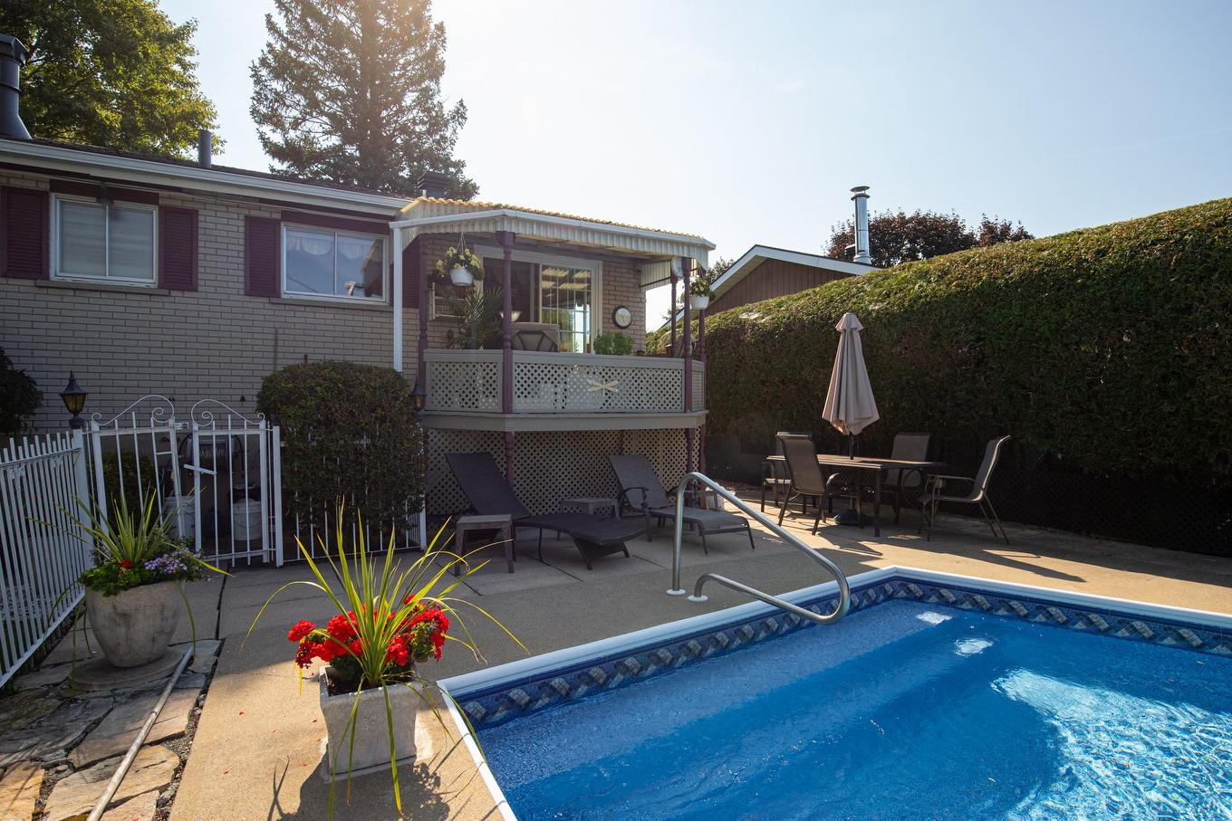 Backyard - 7510 Rue Madrid, Brossard, QC - Outdoor