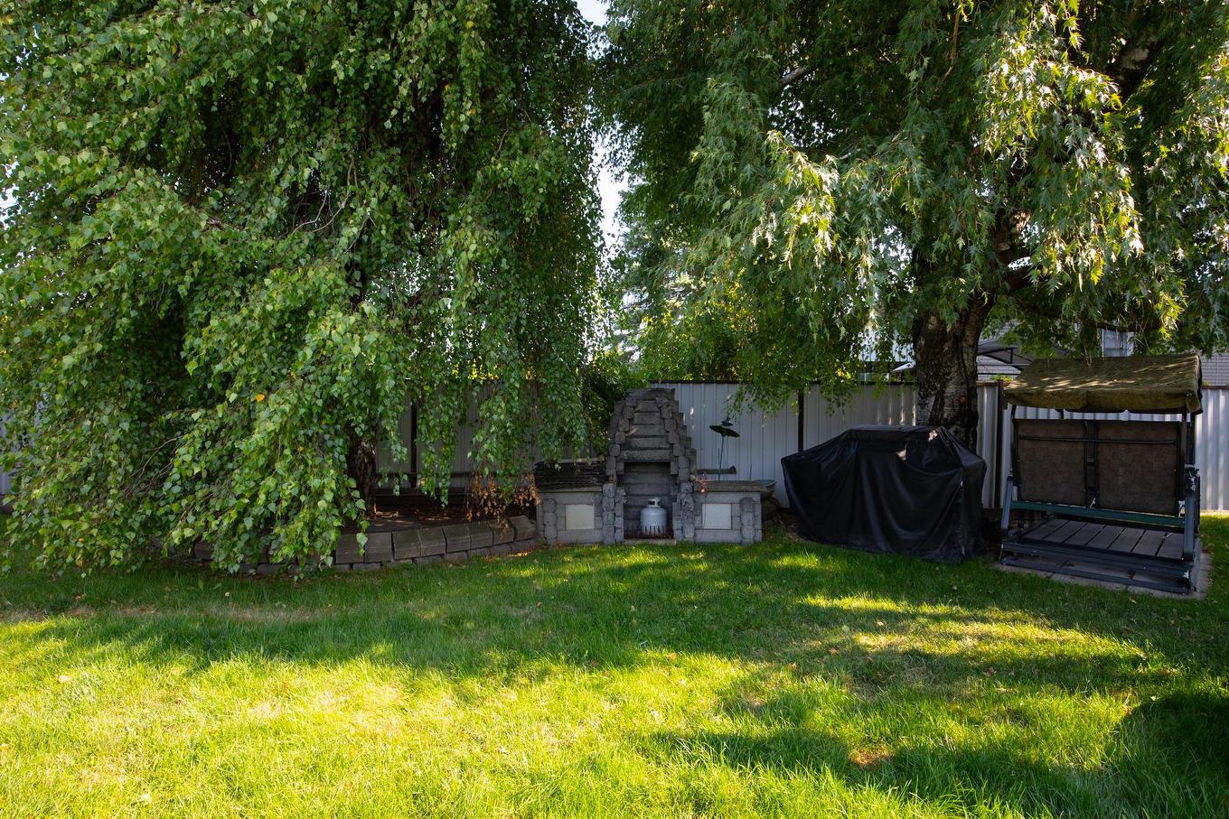 Backyard - 7510 Rue Madrid, Brossard, QC - Outdoor