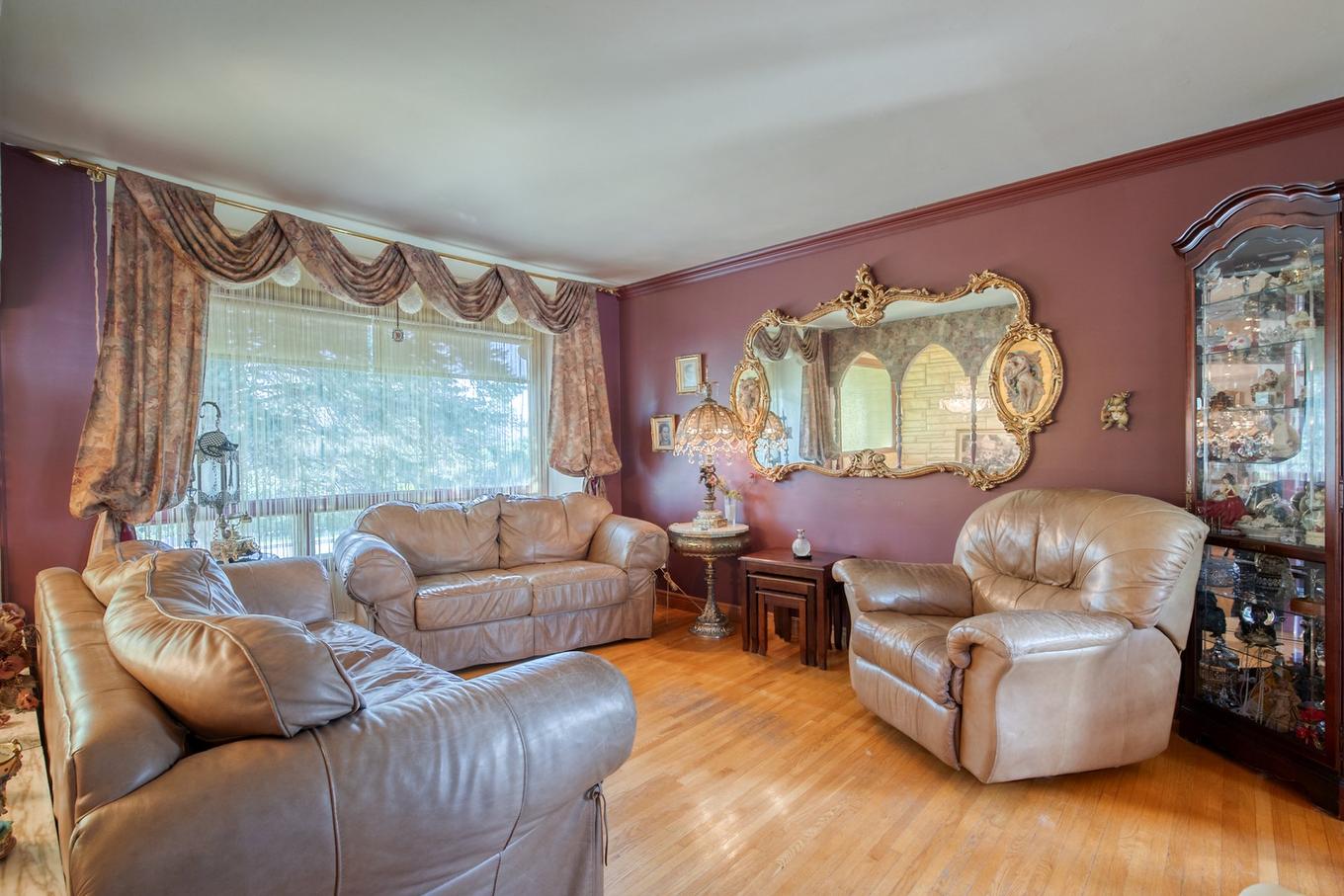 Living room - 7510 Rue Madrid, Brossard, QC - Indoor Photo Showing Living Room