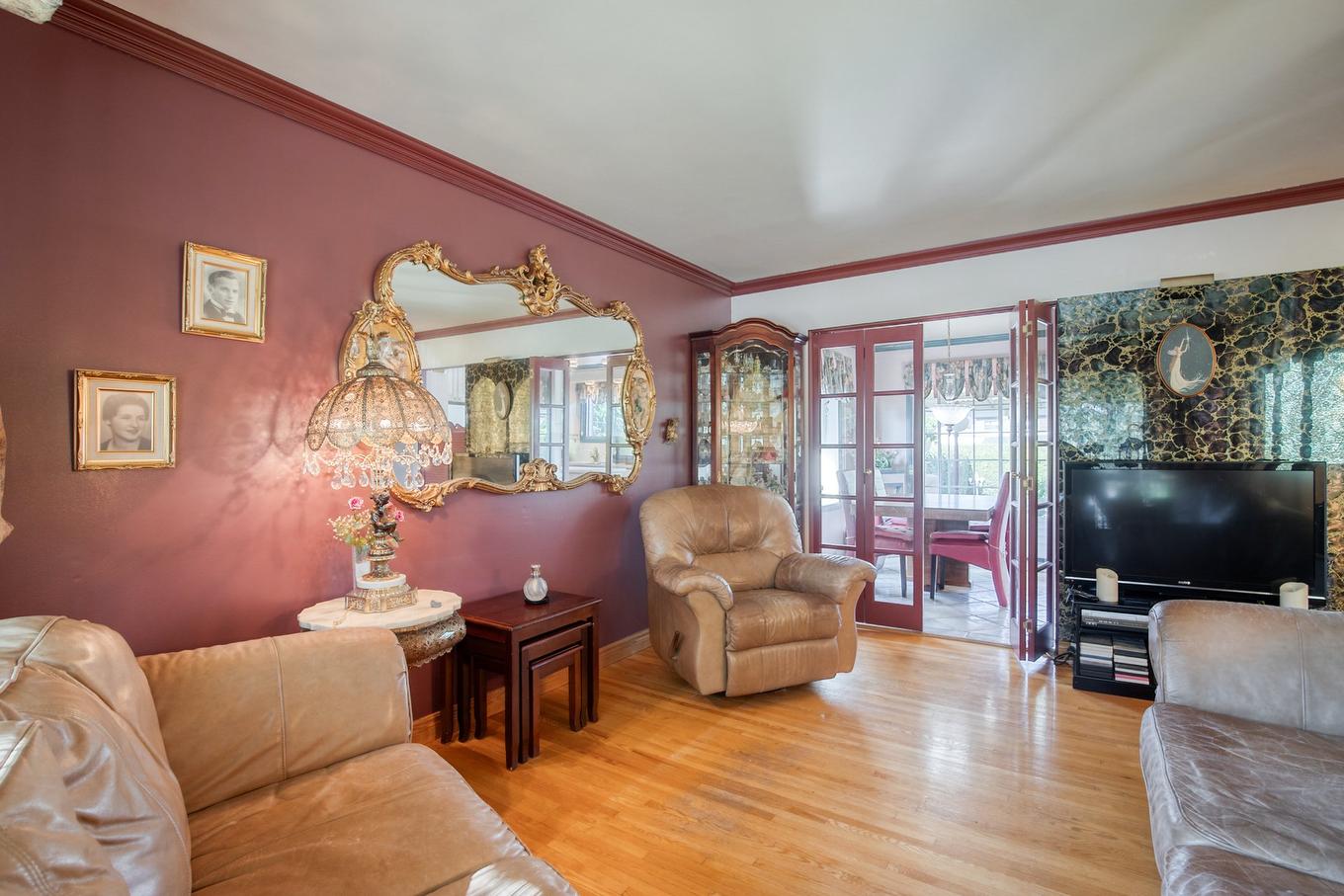 Living room - 7510 Rue Madrid, Brossard, QC - Indoor Photo Showing Living Room