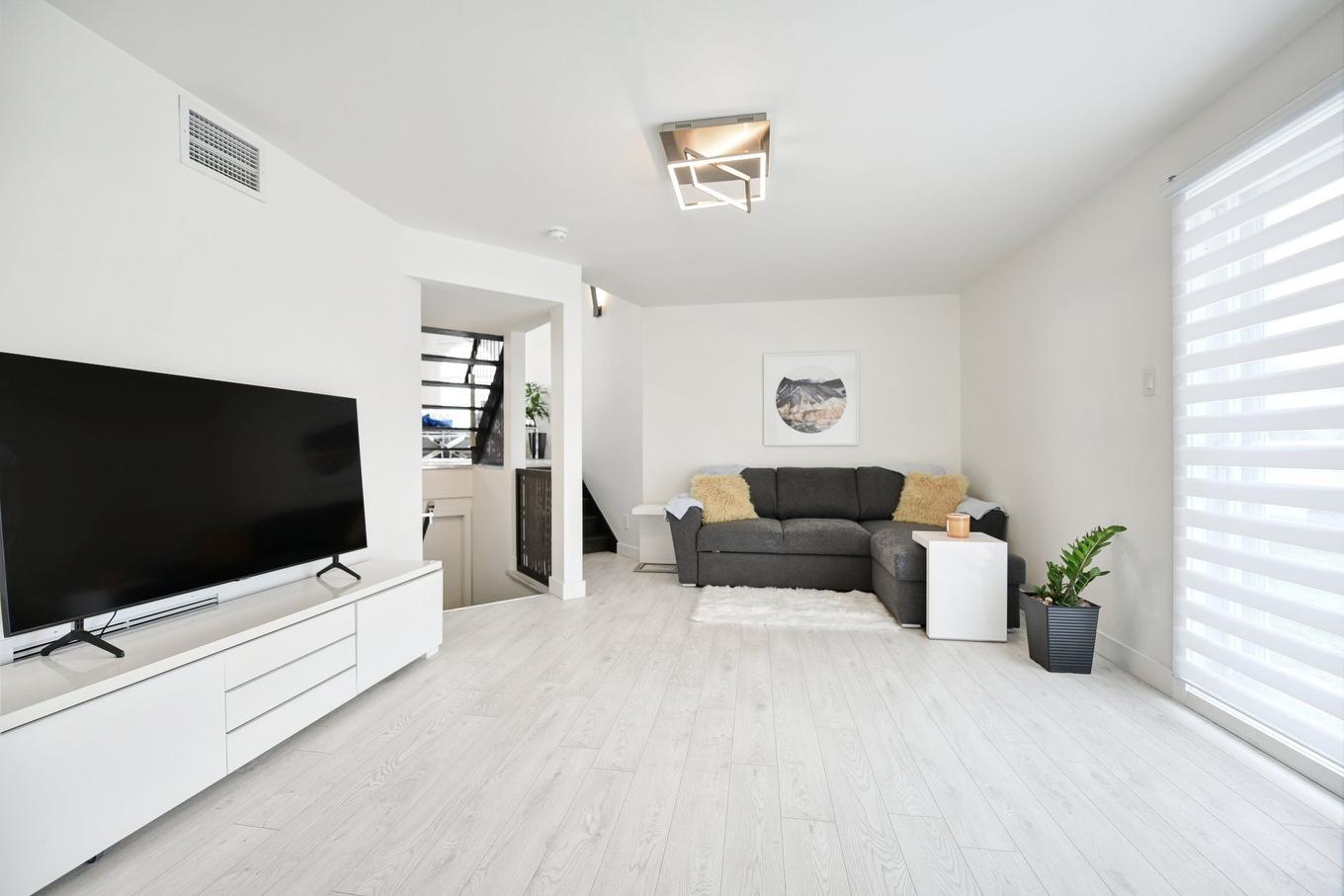 Family room - 8990 Place Rodier, Brossard, QC - Indoor Photo Showing Other Room