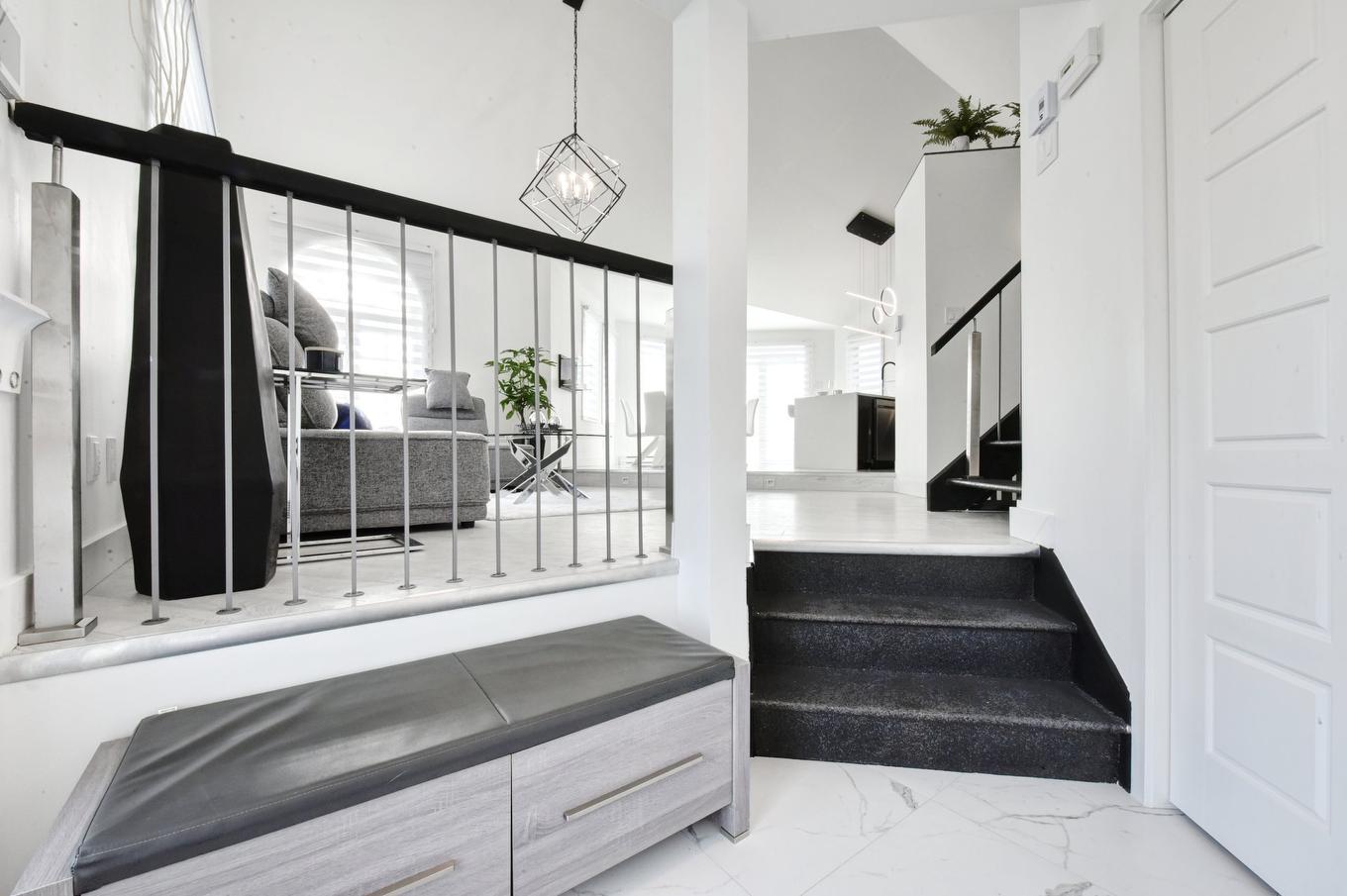 Hall - 8990 Place Rodier, Brossard, QC - Indoor Photo Showing Other Room