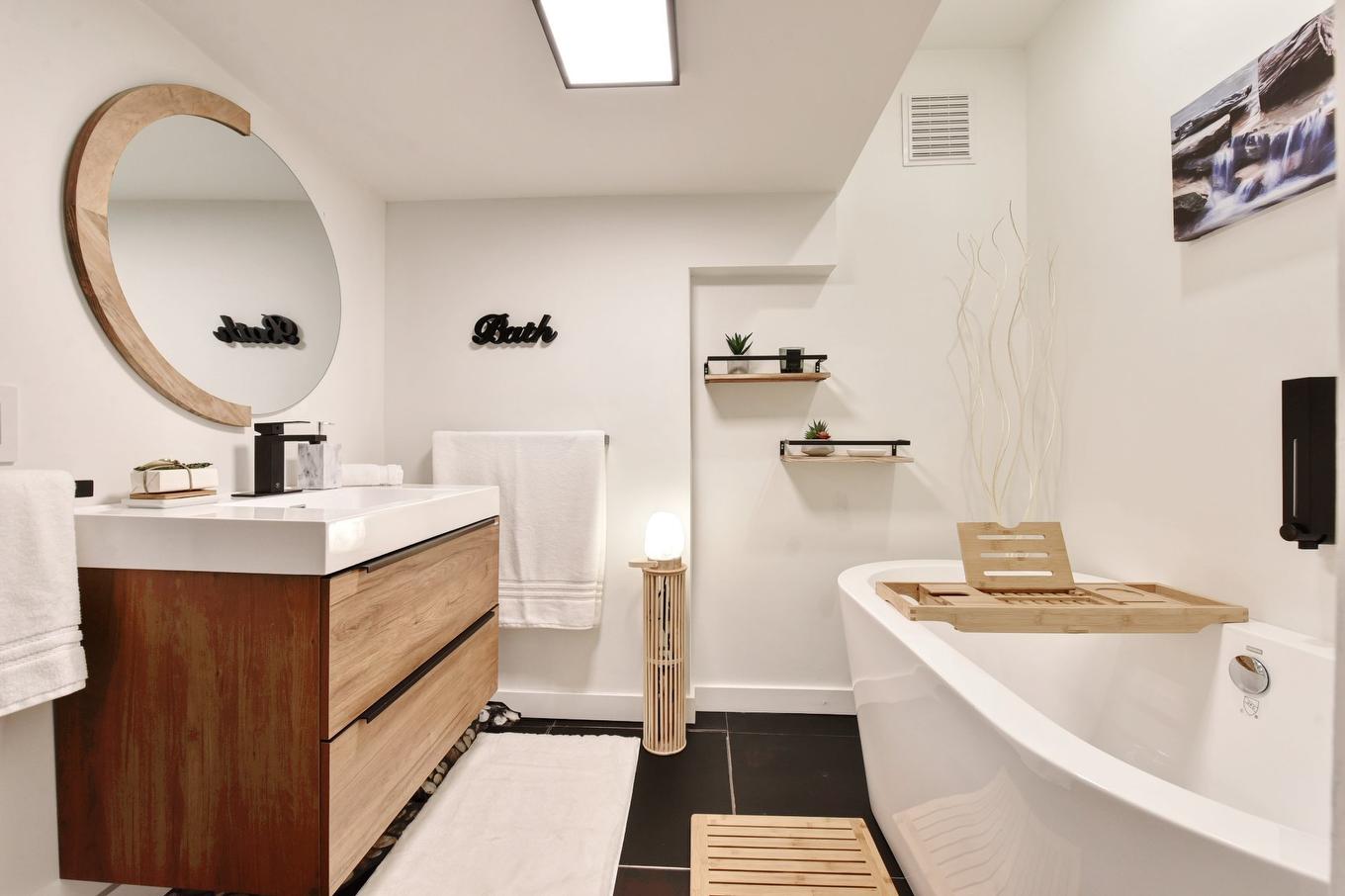 Bathroom - 8990 Place Rodier, Brossard, QC - Indoor