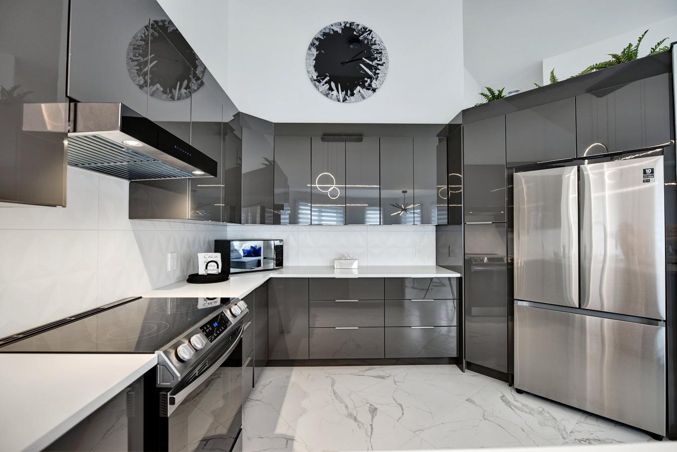 Kitchen - 8990 Place Rodier, Brossard, QC - Indoor Photo Showing Kitchen