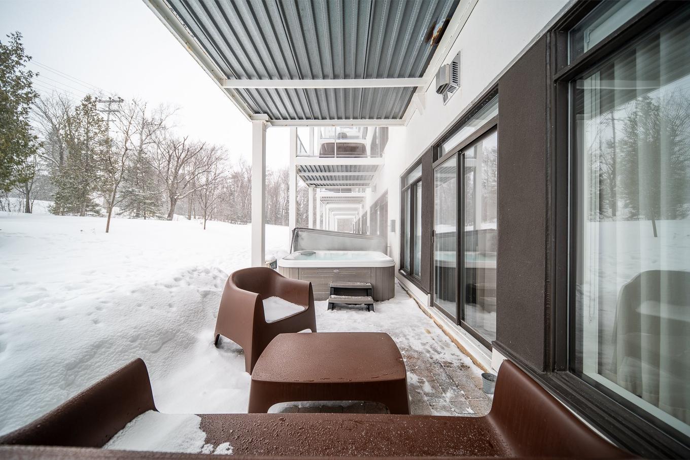 Balcon - 110-43 Ch. Fridolin-Simard, Estérel, QC - Outdoor With Exterior