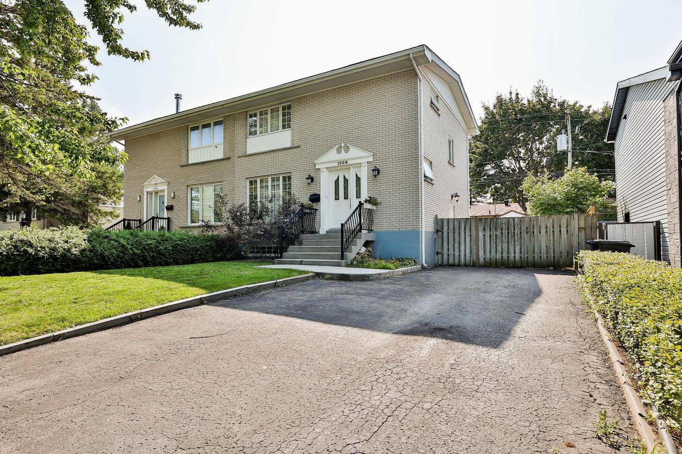 Frontage - 1008 Rue Violette, Laval (Sainte-Dorothée), QC - Outdoor