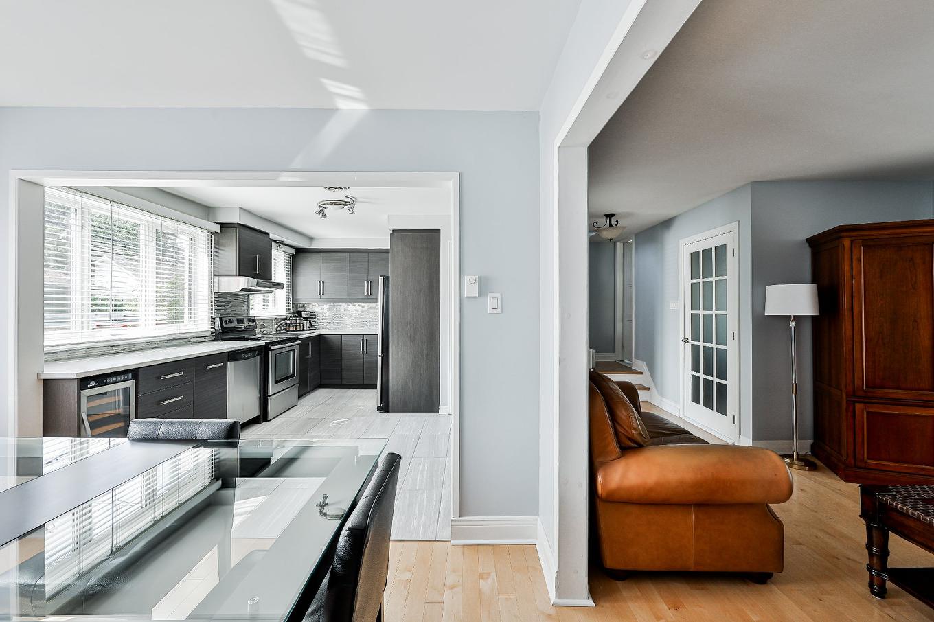Overall view - 1008 Rue Violette, Laval (Sainte-Dorothée), QC - Indoor Photo Showing Kitchen