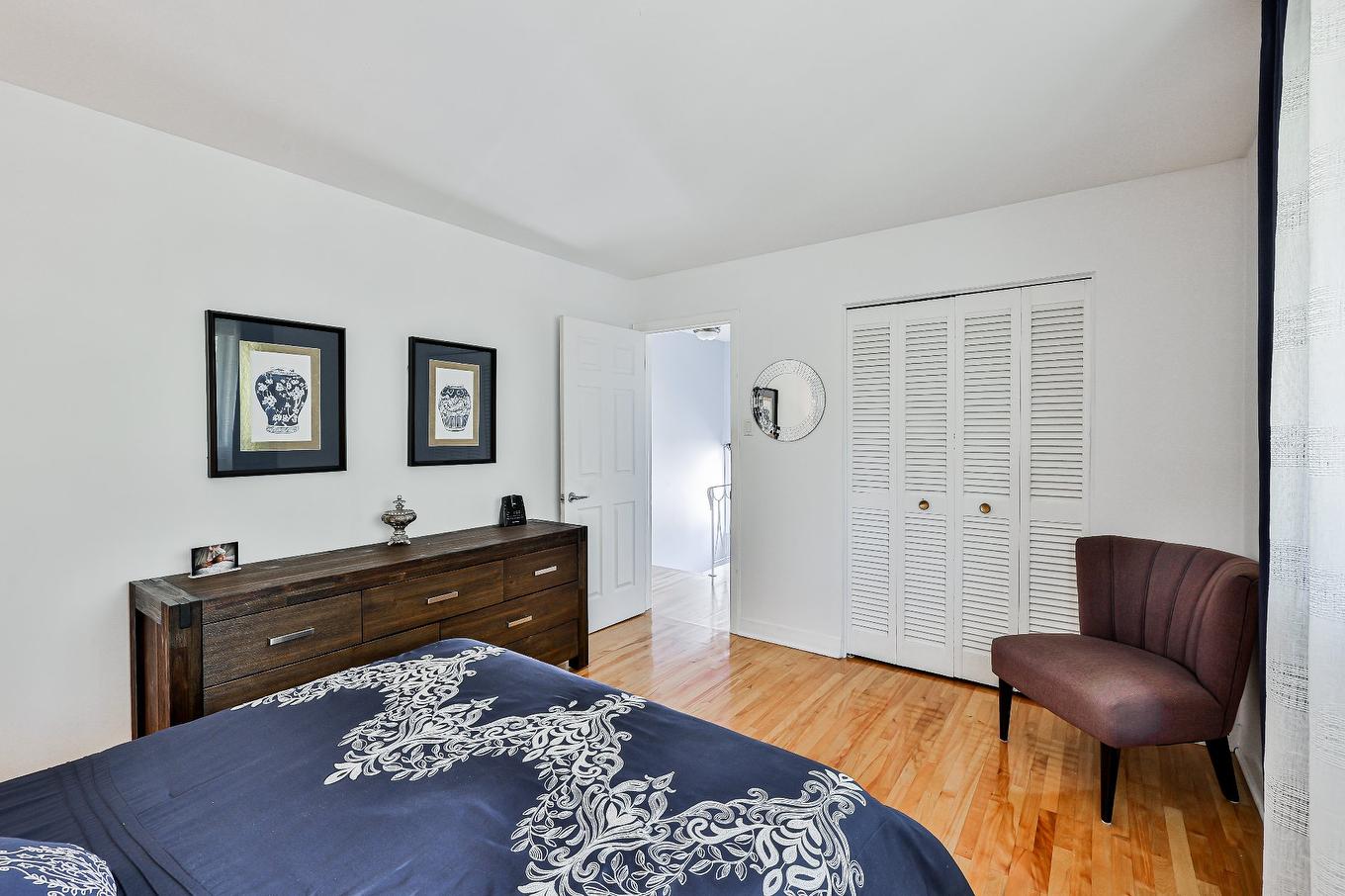 Primary bedroom - 1008 Rue Violette, Laval (Sainte-Dorothée), QC - Indoor Photo Showing Bedroom
