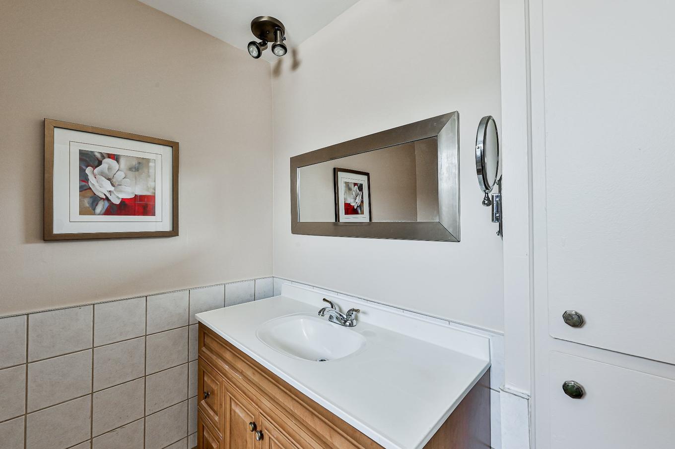 Bathroom - 1008 Rue Violette, Laval (Sainte-Dorothée), QC - Indoor Photo Showing Bathroom