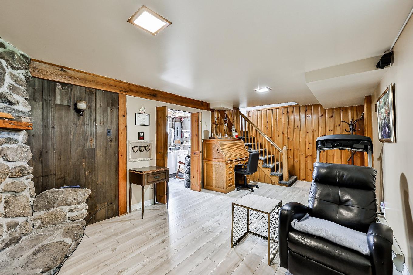 Family room - 1008 Rue Violette, Laval (Sainte-Dorothée), QC - Indoor Photo Showing Other Room