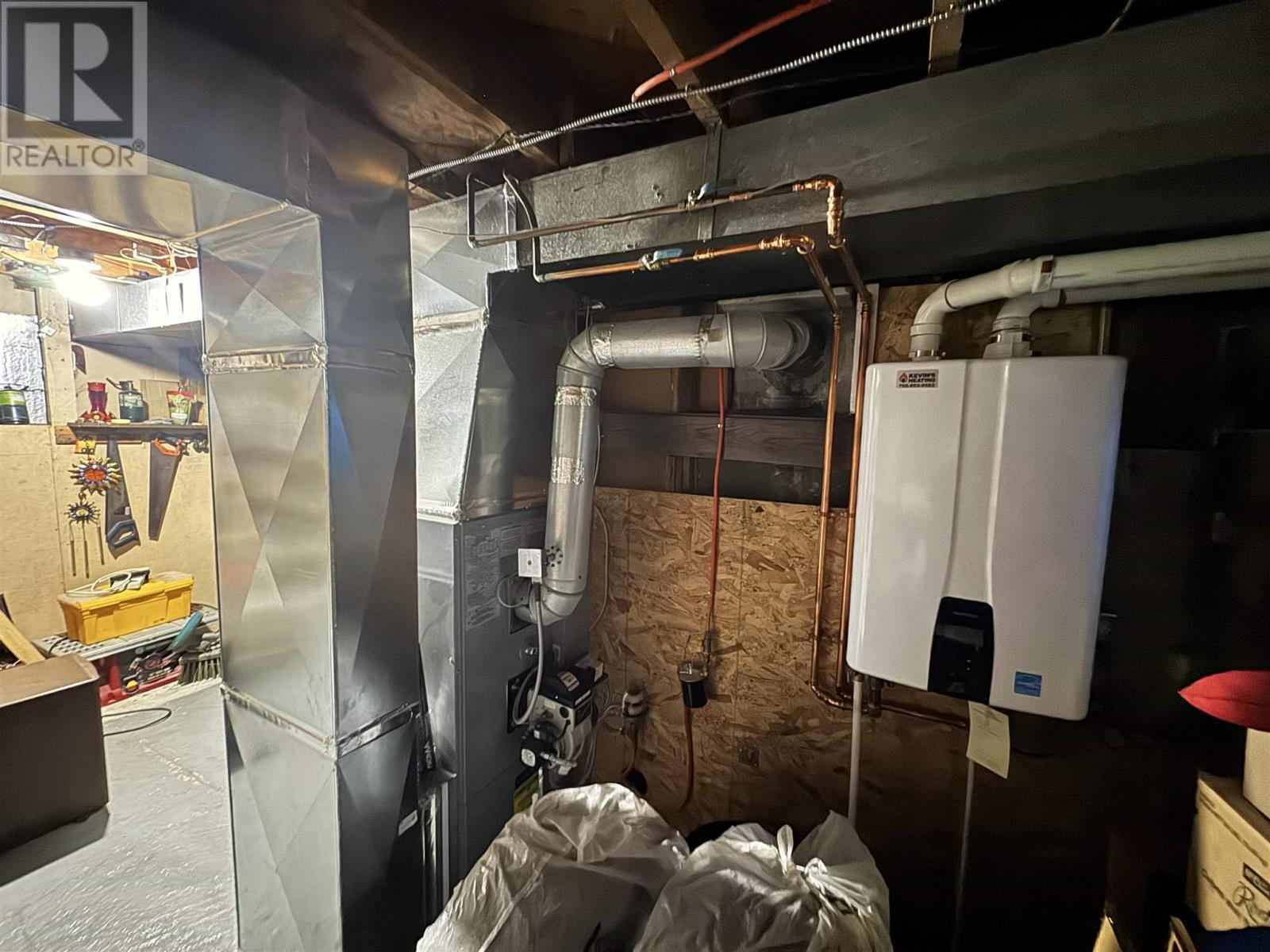 18 Hillcrest Ave, Wawa, ON - Indoor Photo Showing Basement