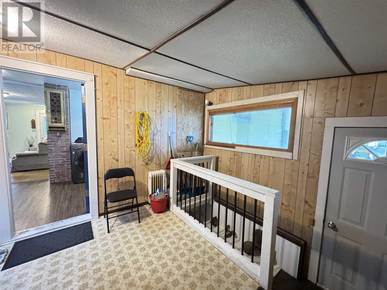 18 Hillcrest Ave, Wawa, ON - Indoor Photo Showing Other Room