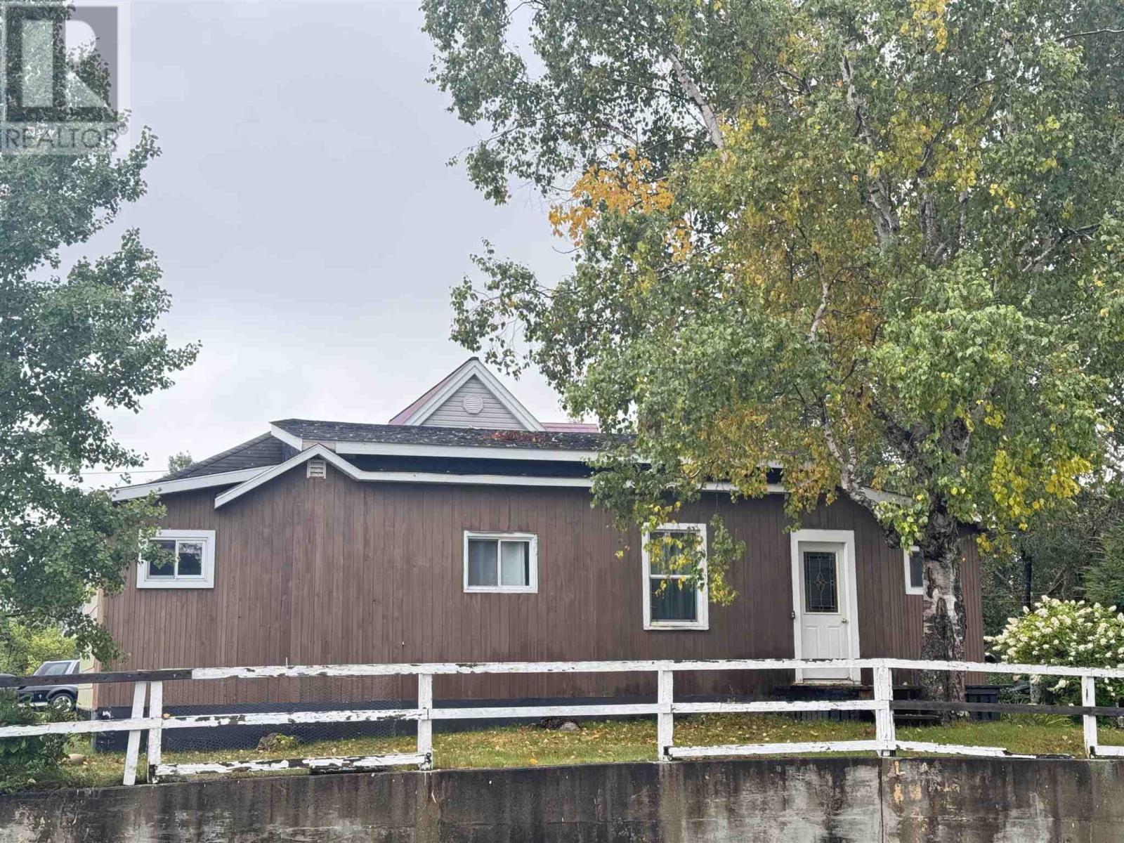 18 Hillcrest Ave, Wawa, ON - Outdoor