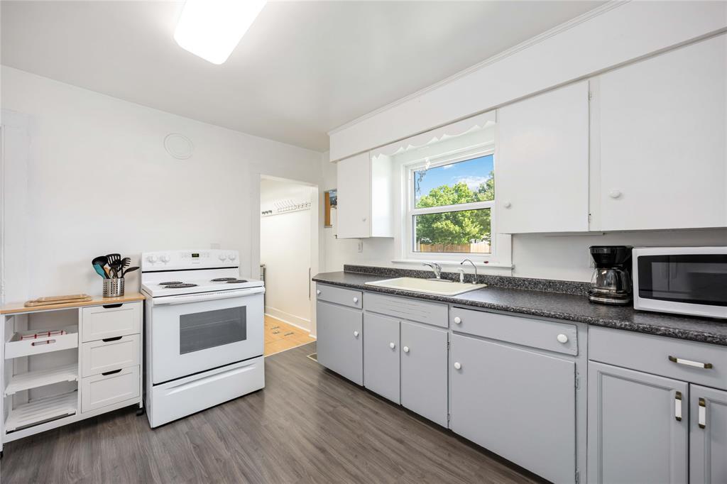 326 Michigan Avenue, Point Edward, ON