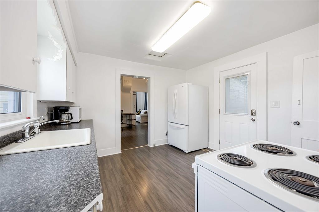 326 Michigan Avenue, Point Edward, ON